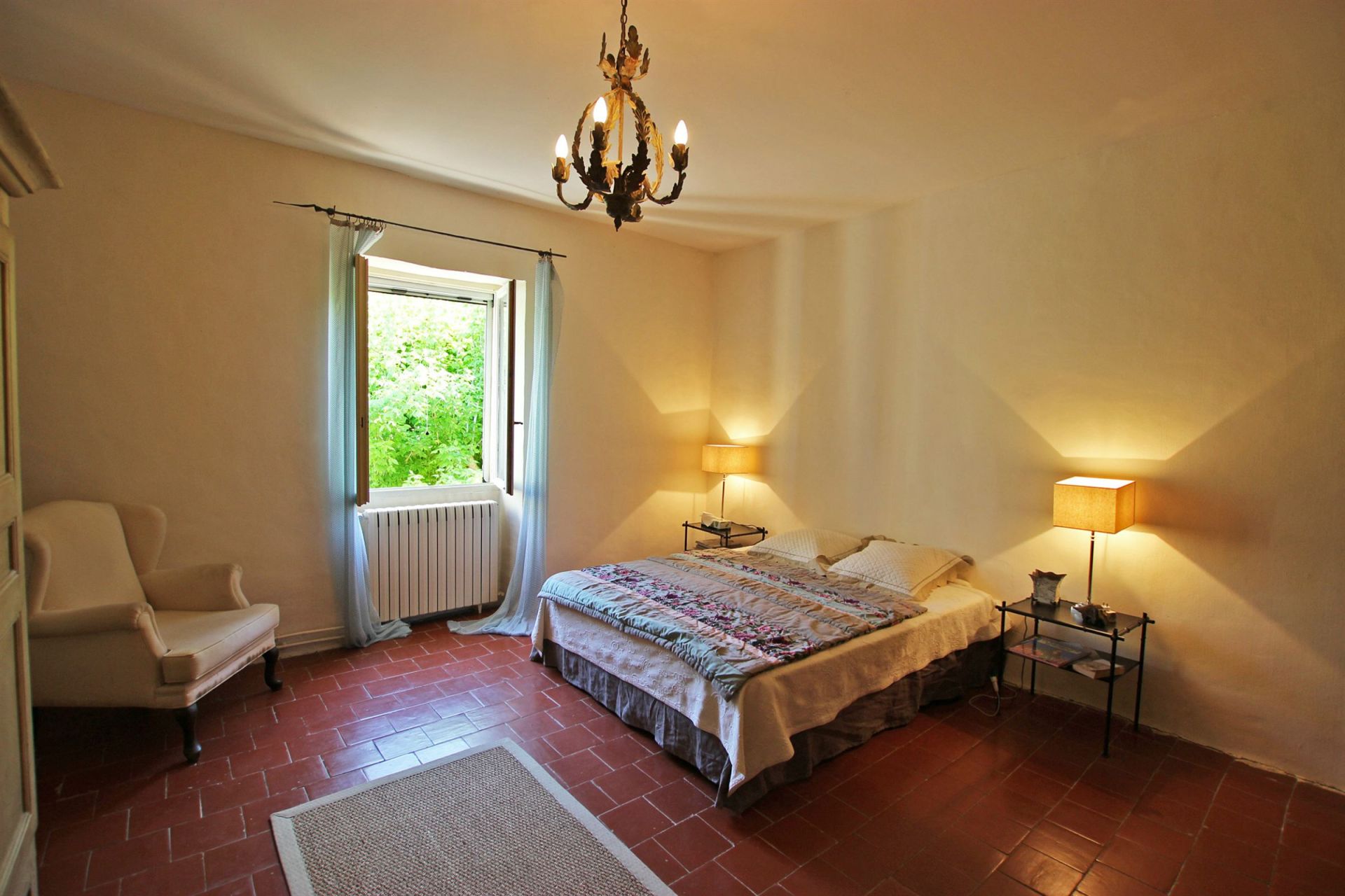 luxury property 10 Rooms for seasonal rent on ST ETIENNE DU GRES (13103)