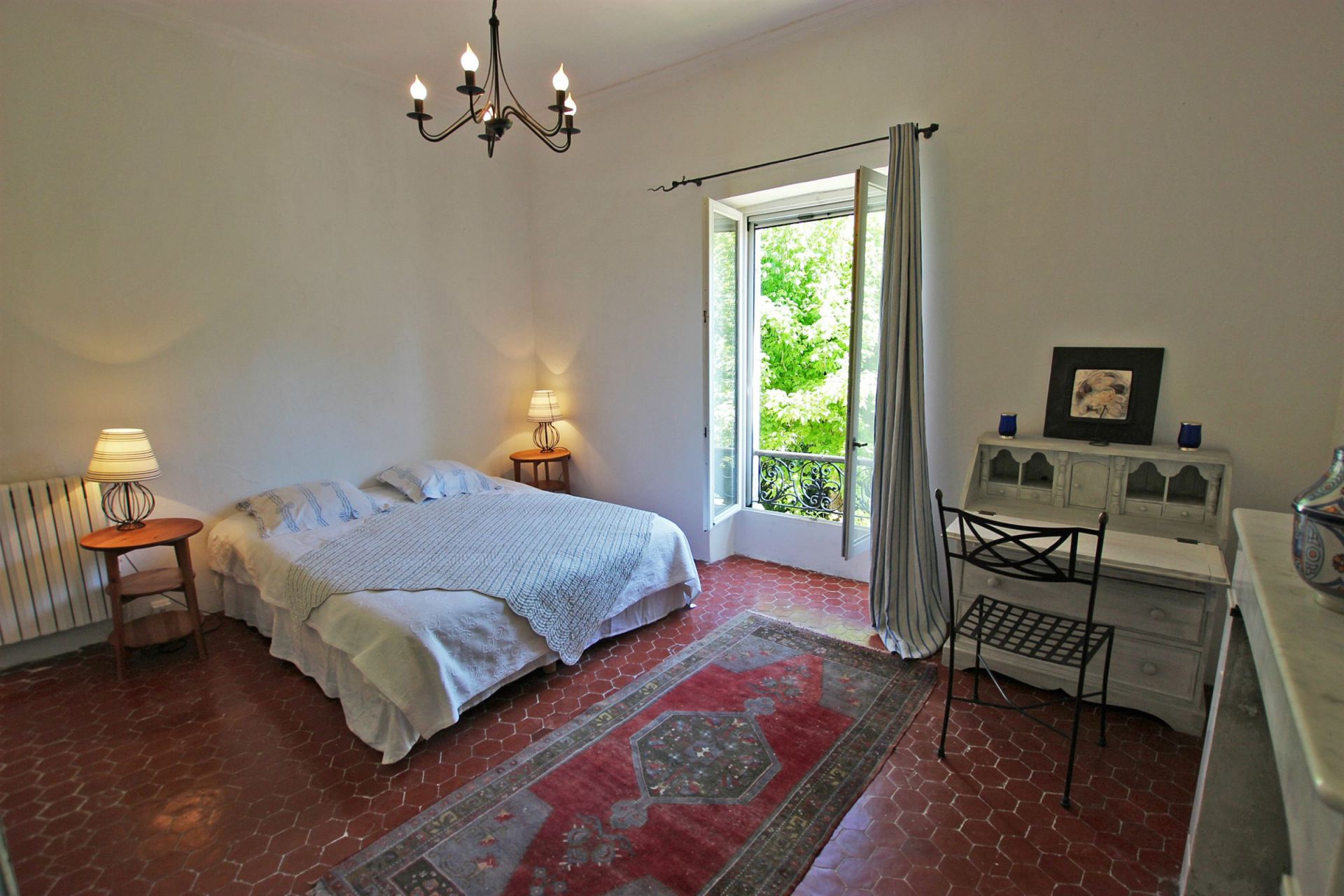 luxury property 10 Rooms for seasonal rent on ST ETIENNE DU GRES (13103)