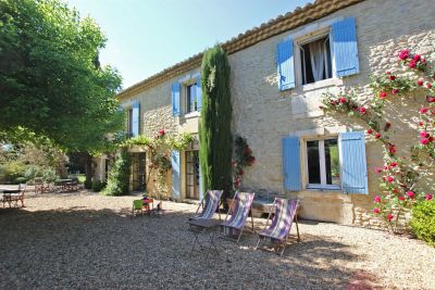 Rental Luxury property Saint-Étienne-du-Grès 10&nbsp;Rooms 400&nbsp;m²
