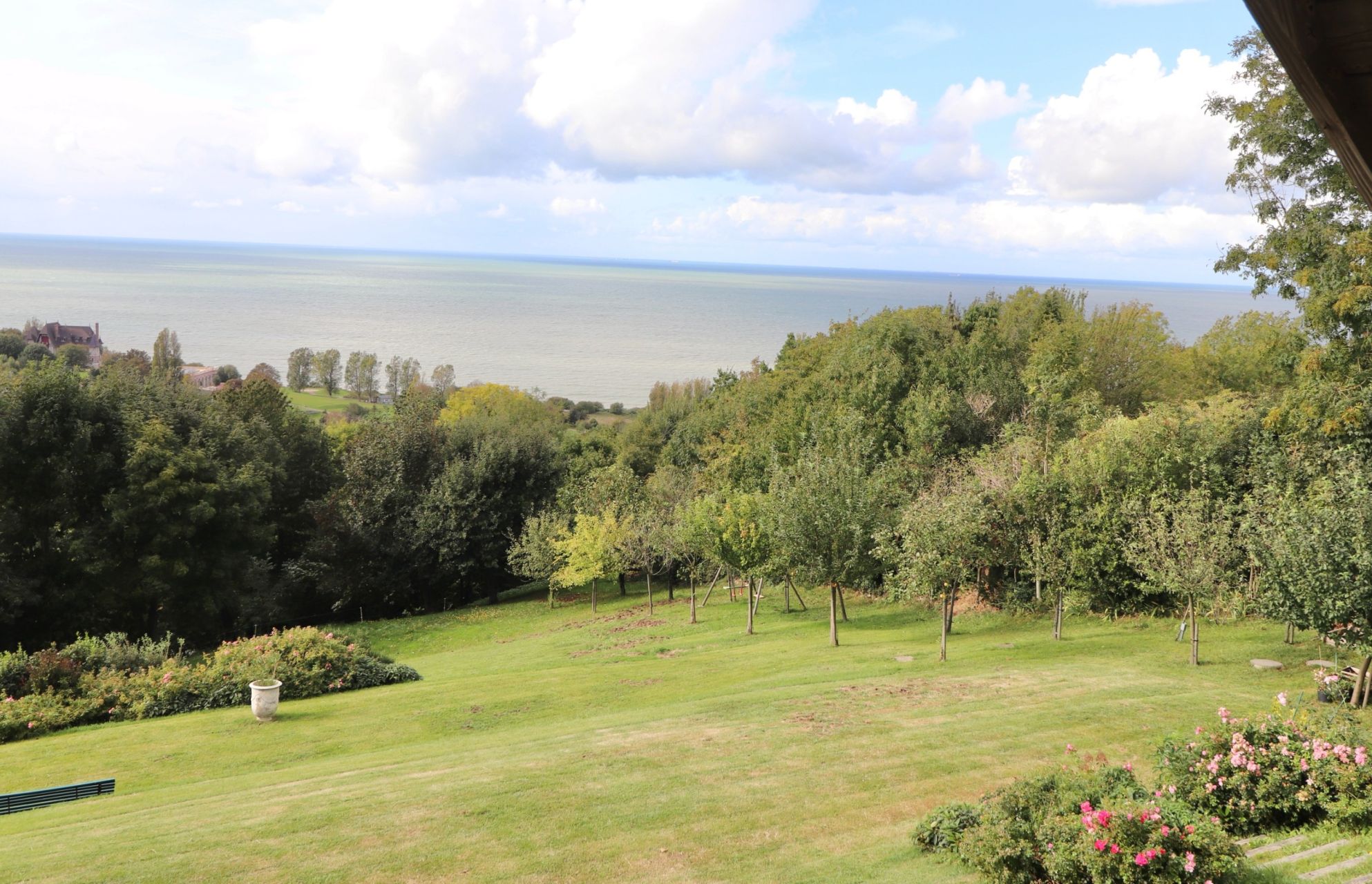 maison de luxe 5 Pièces en location saisonnière sur VILLERVILLE (14113)