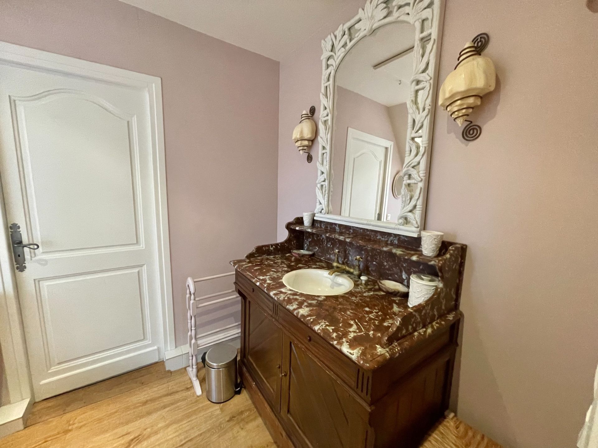 luxury house 5 Rooms for seasonal rent on VILLERVILLE (14113)