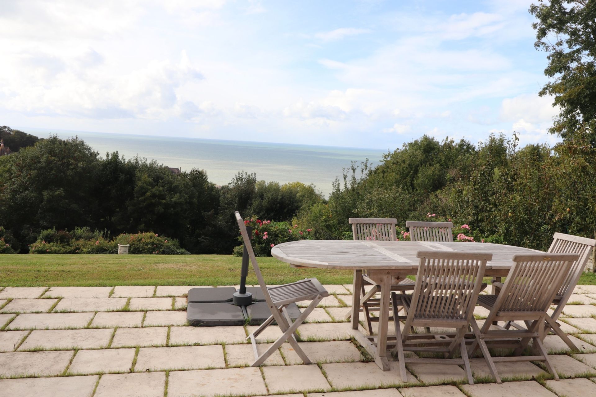 luxury house 5 Rooms for seasonal rent on VILLERVILLE (14113)