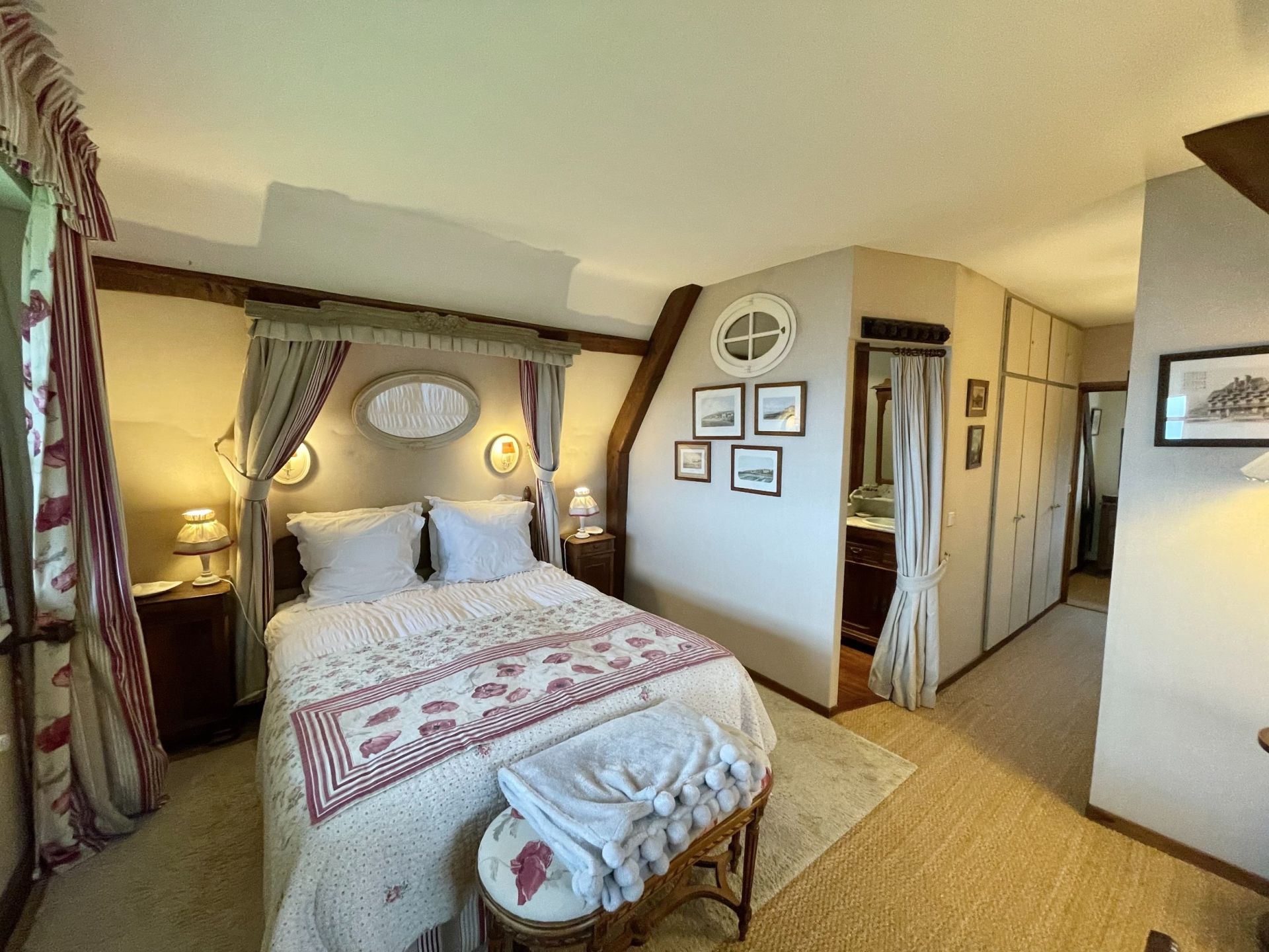 luxury house 5 Rooms for seasonal rent on VILLERVILLE (14113)