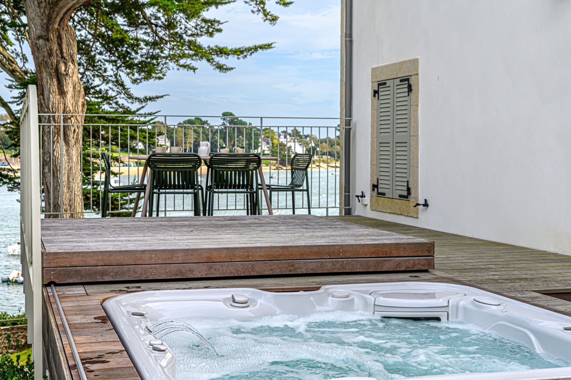 luxury house 4 Rooms for seasonal rent on COMBRIT (29120)