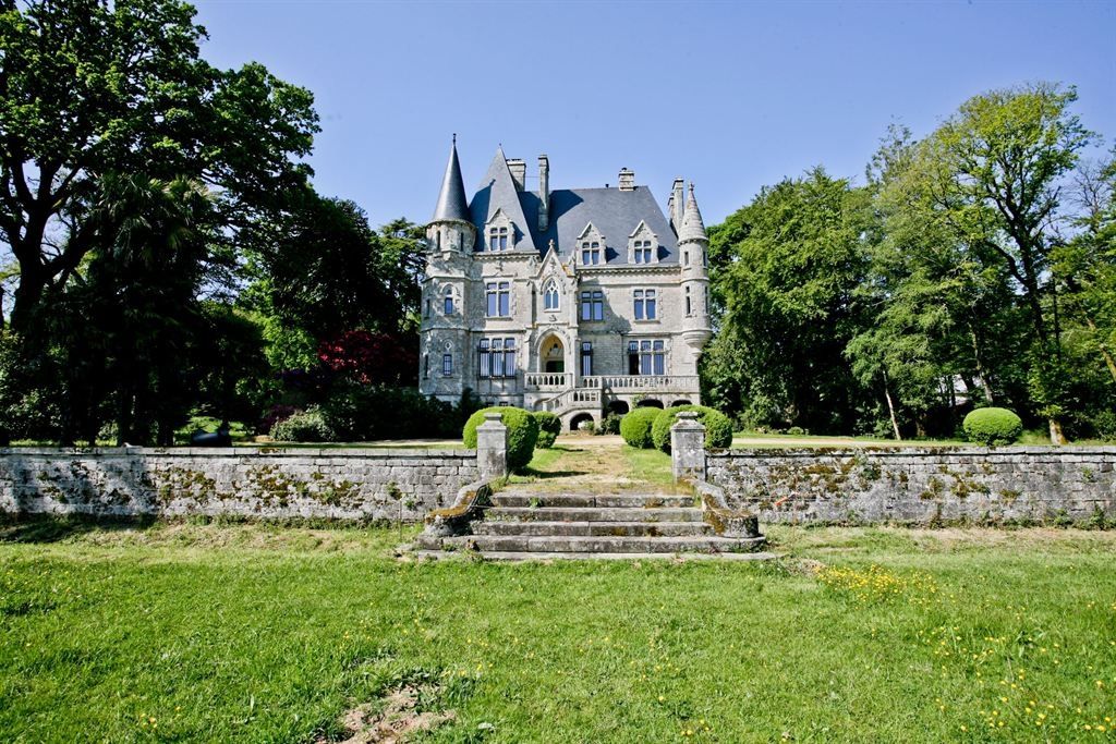 château 19 Pièces en location saisonnière sur PLAUDREN (56420)