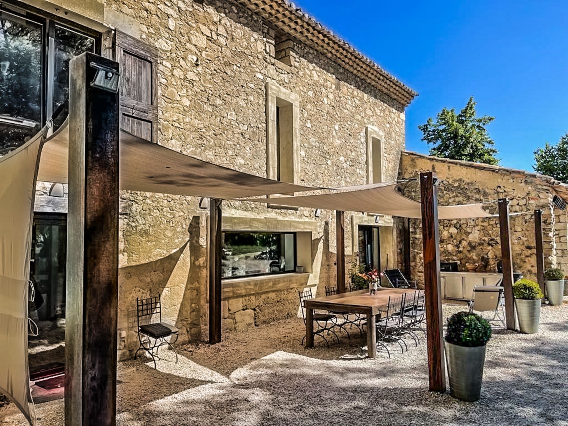 maison de luxe 11 Pièces en vente sur PERNES LES FONTAINES (84210)