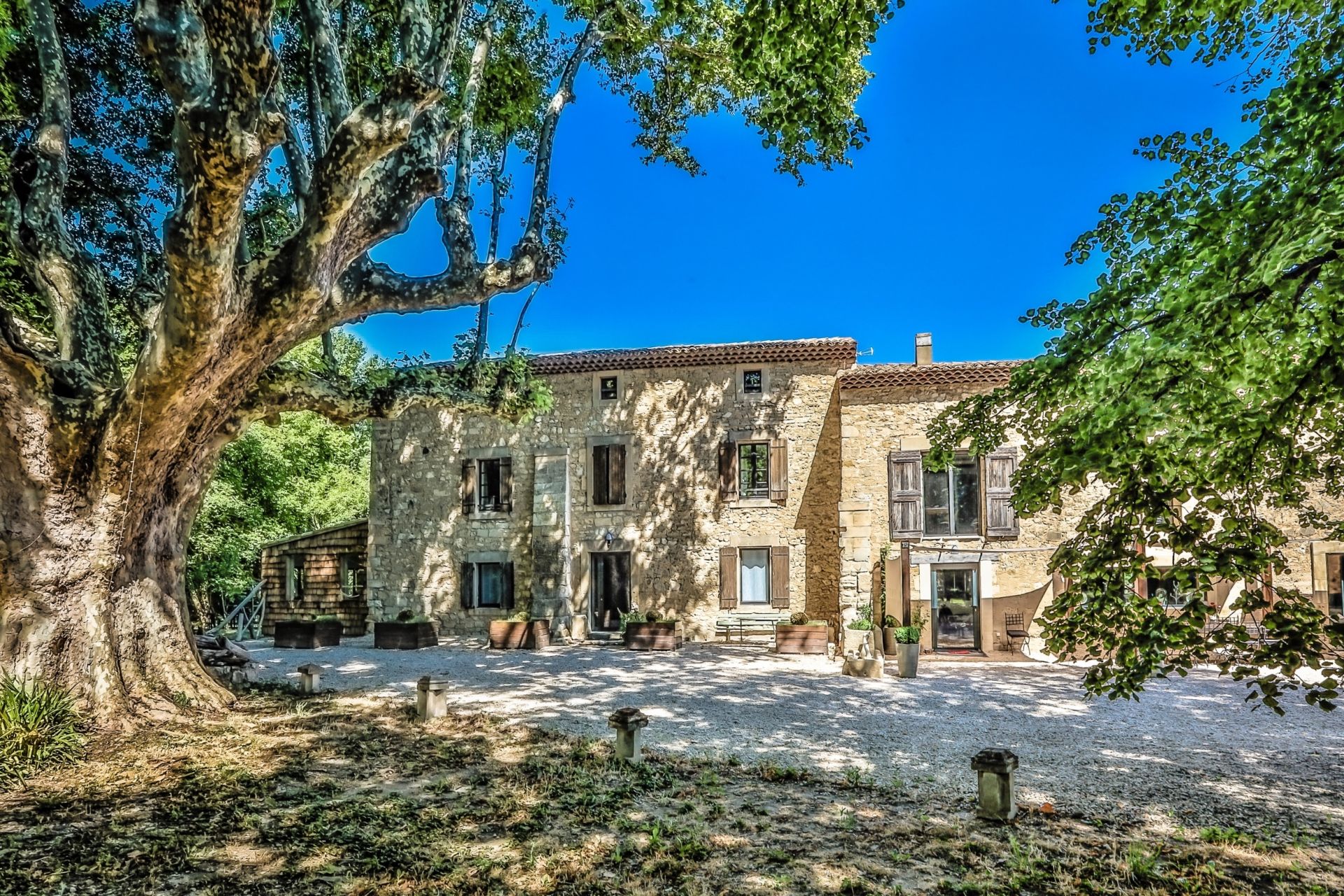 maison de luxe 11 Pièces en vente sur PERNES LES FONTAINES (84210)