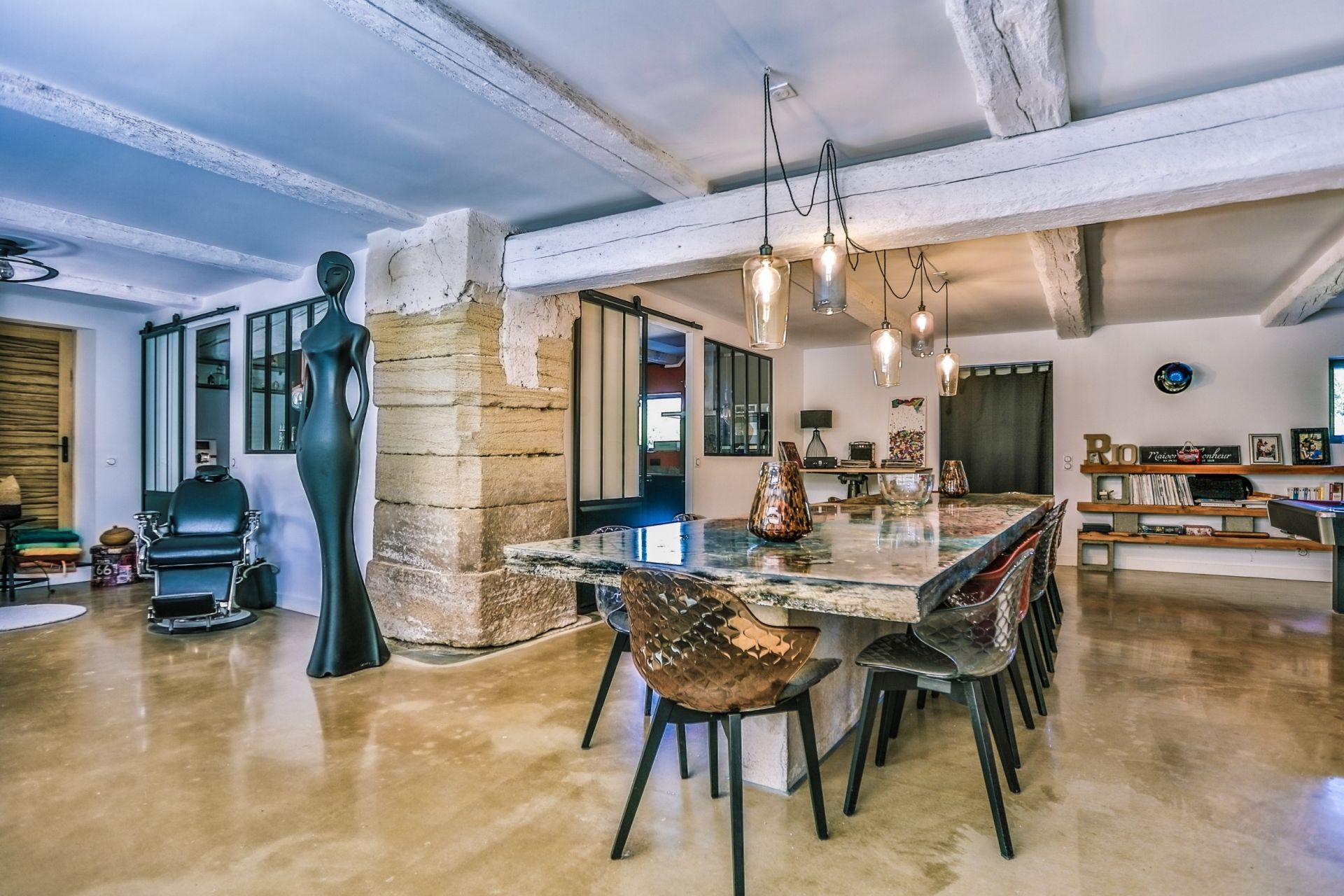 maison de luxe 11 Pièces en vente sur PERNES LES FONTAINES (84210)