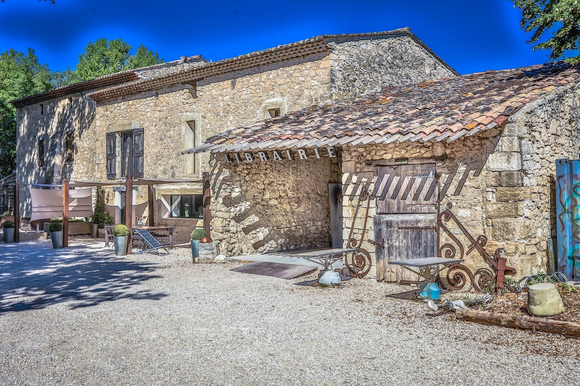 maison de luxe 11 Pièces en vente sur PERNES LES FONTAINES (84210)