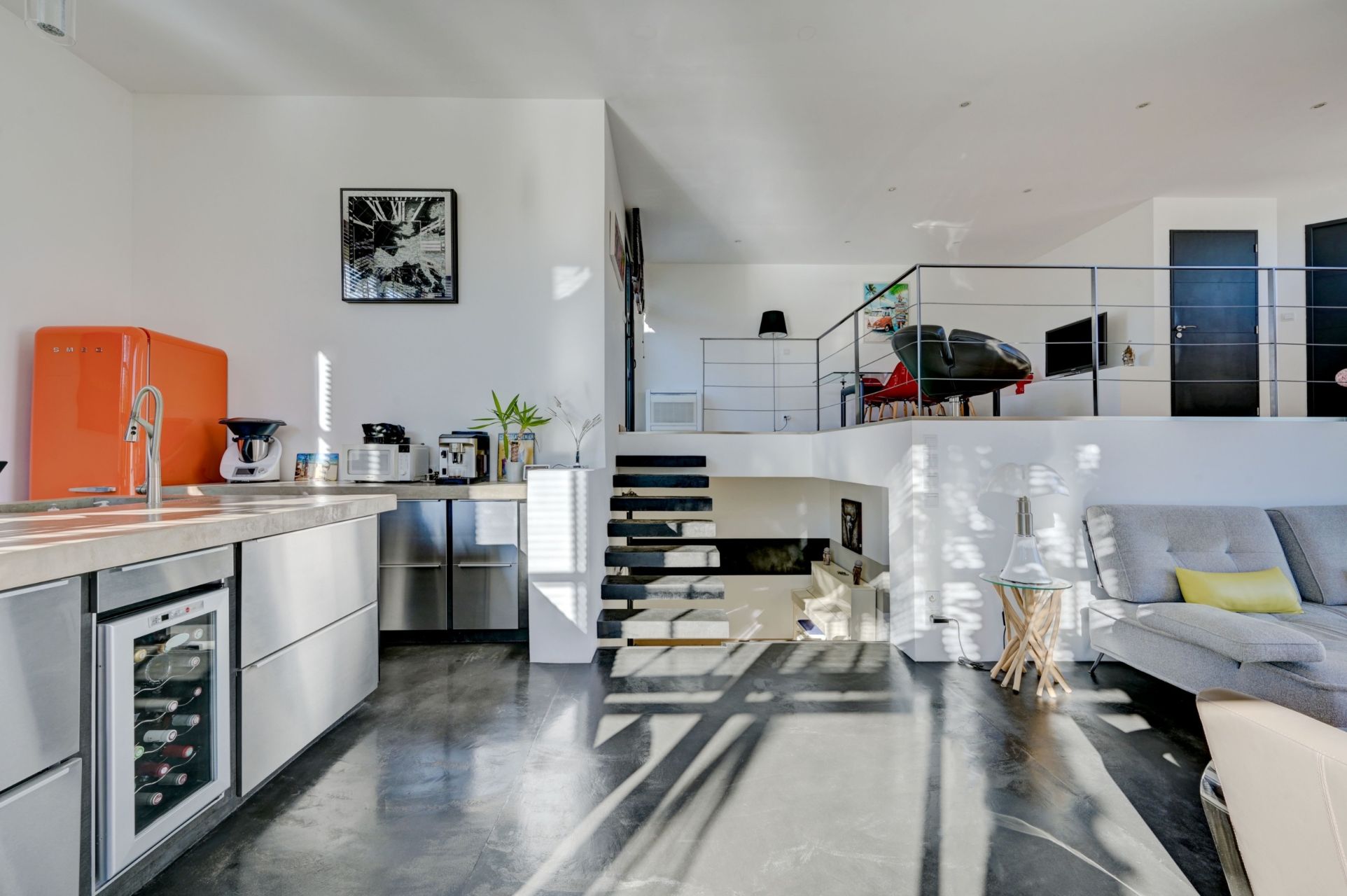 luxury villa 5 Rooms for sale on LA CIOTAT (13600)