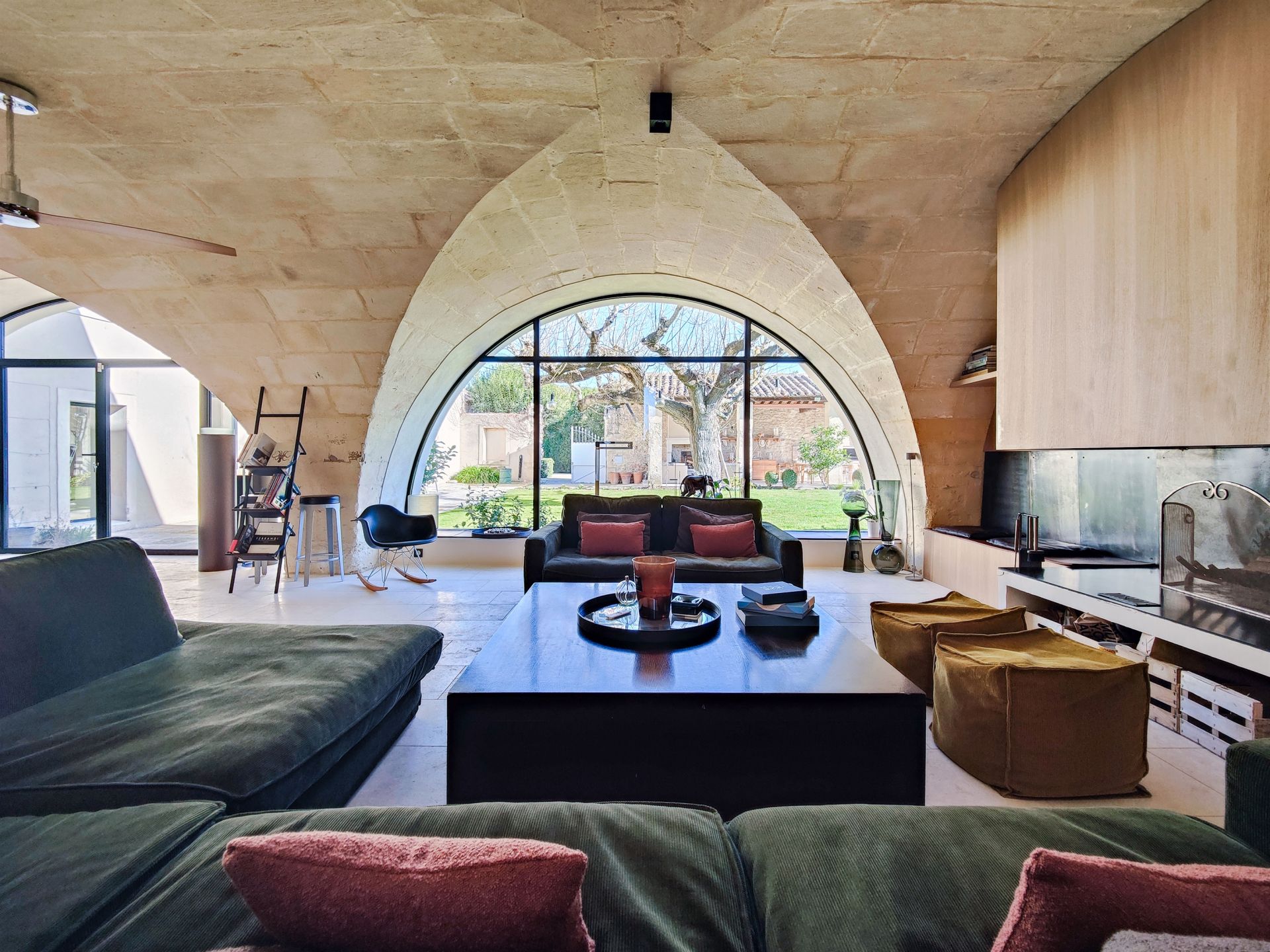 mas 6 Rooms for seasonal rent on BOULBON (13150)