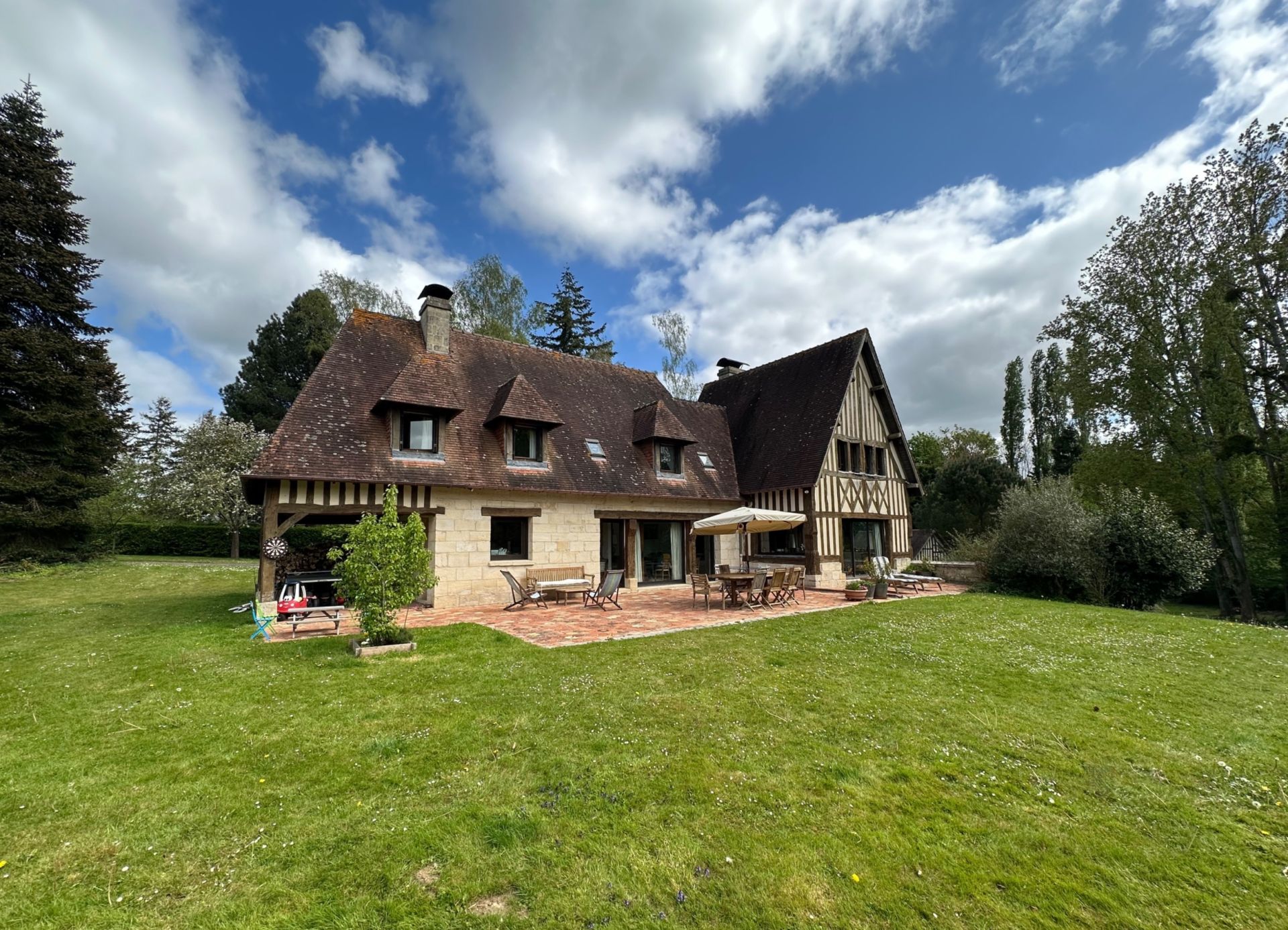 maison de luxe 12 Pièces en location saisonnière sur TOURGEVILLE (14800)