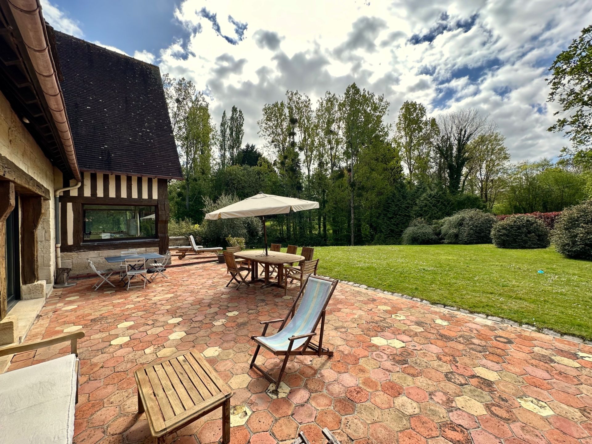 maison de luxe 12 Pièces en location saisonnière sur TOURGEVILLE (14800)