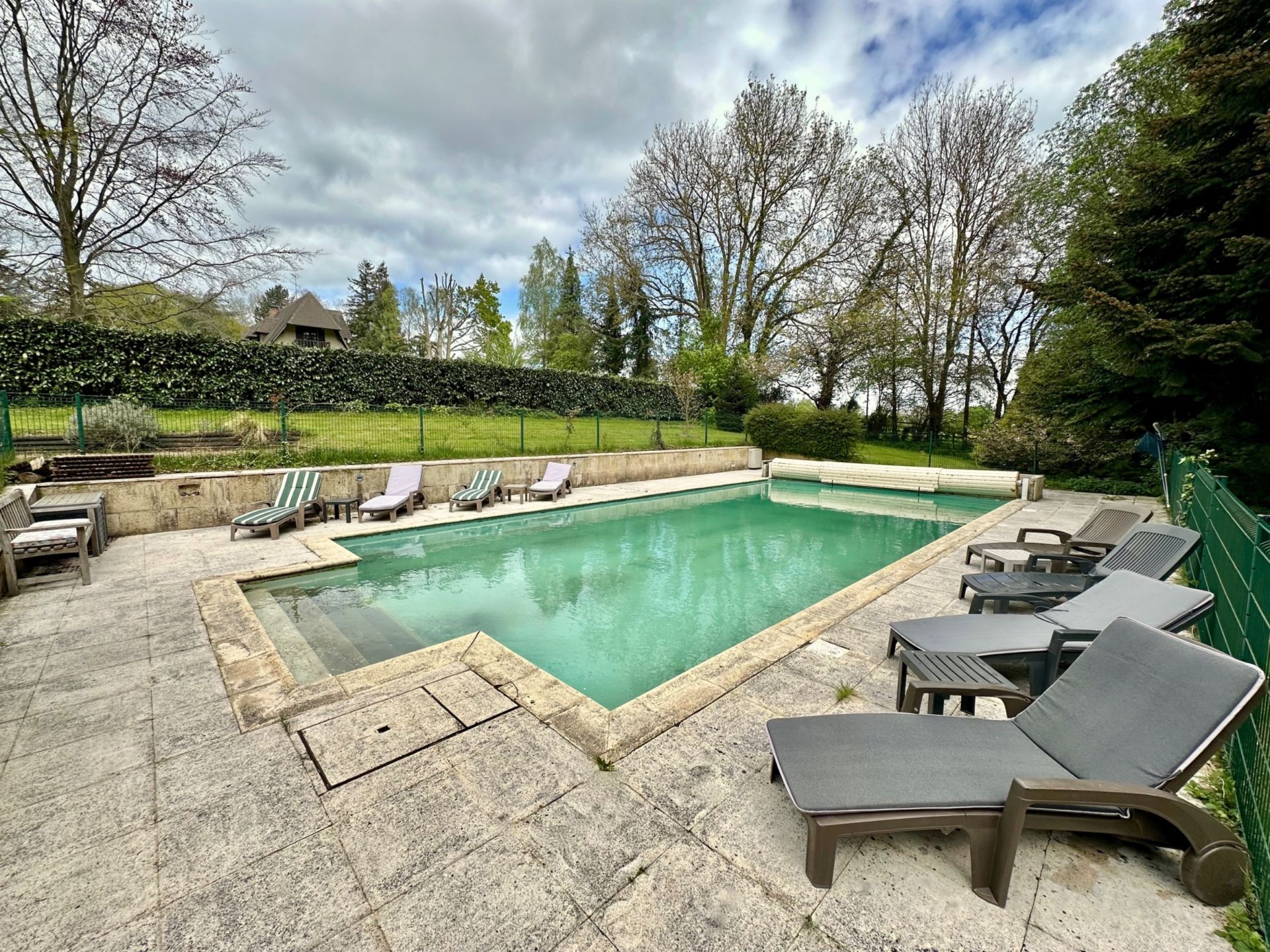 maison de luxe 12 Pièces en location saisonnière sur TOURGEVILLE (14800)