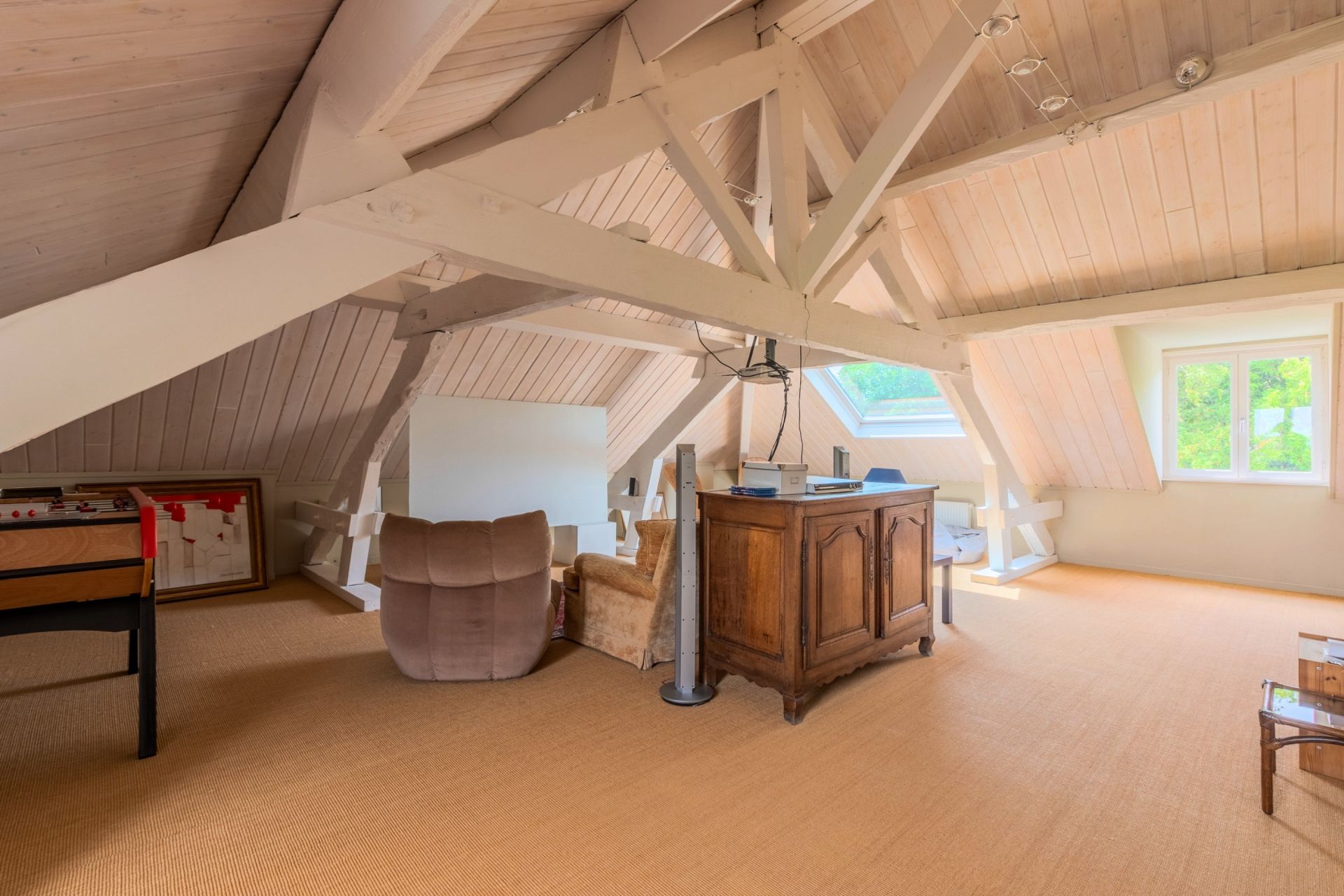 luxury house 8 Rooms for sale on ESCOBECQUES (59320)