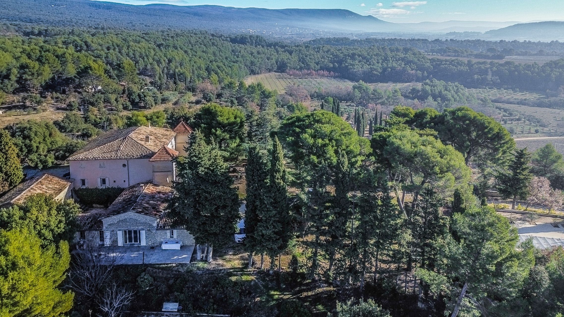 luxury house 21 Rooms for sale on ST SATURNIN LES APT (84490)