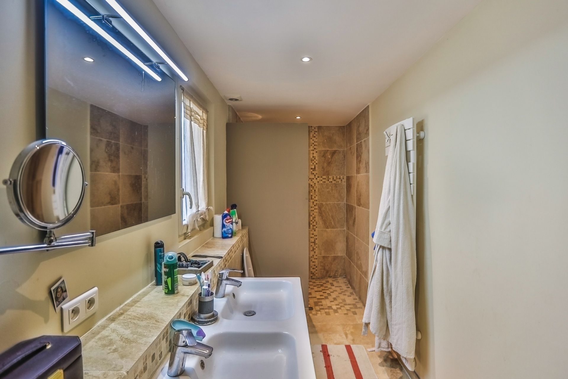 luxury house 21 Rooms for sale on ST SATURNIN LES APT (84490)