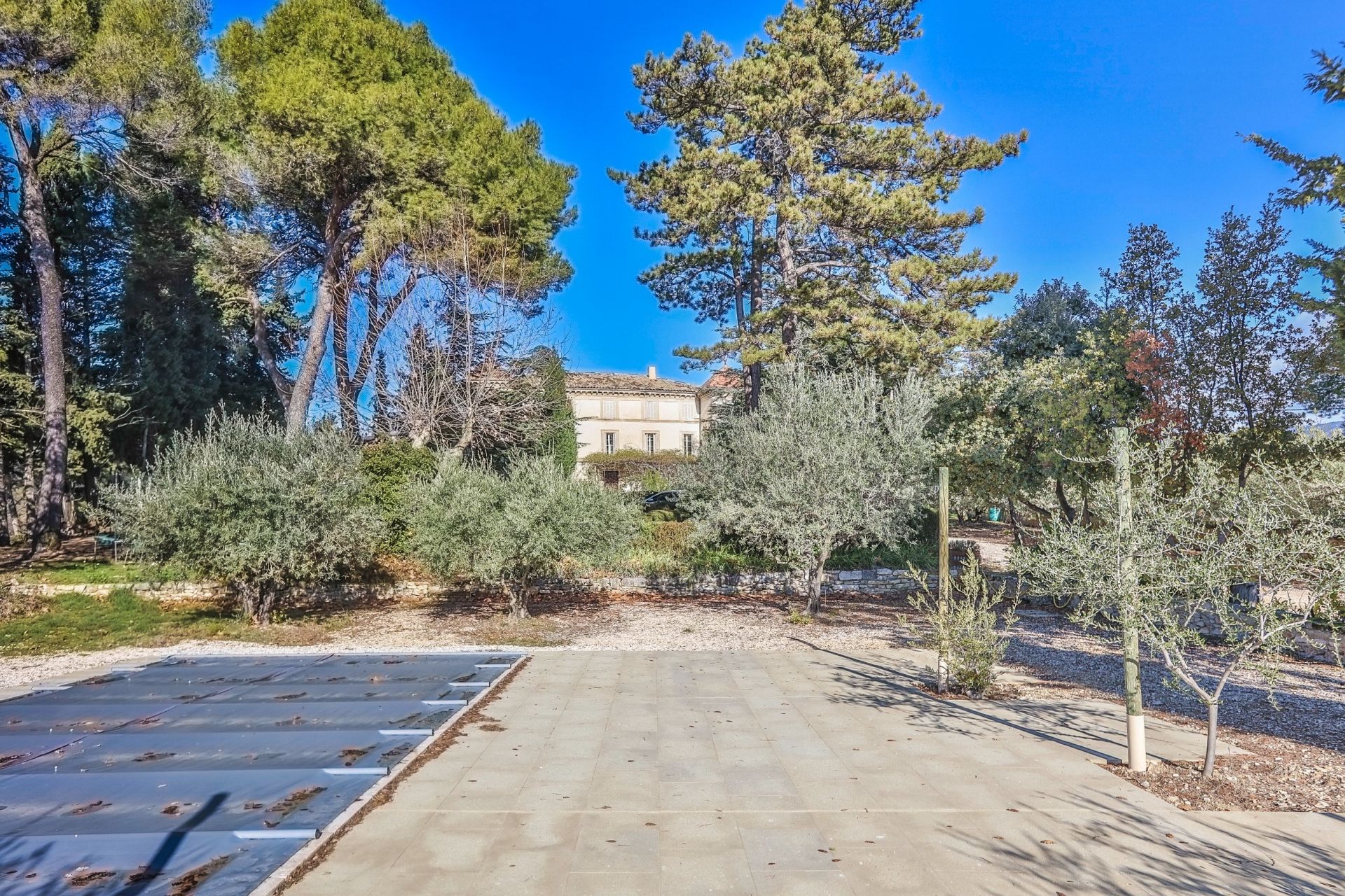 luxury house 21 Rooms for sale on ST SATURNIN LES APT (84490)