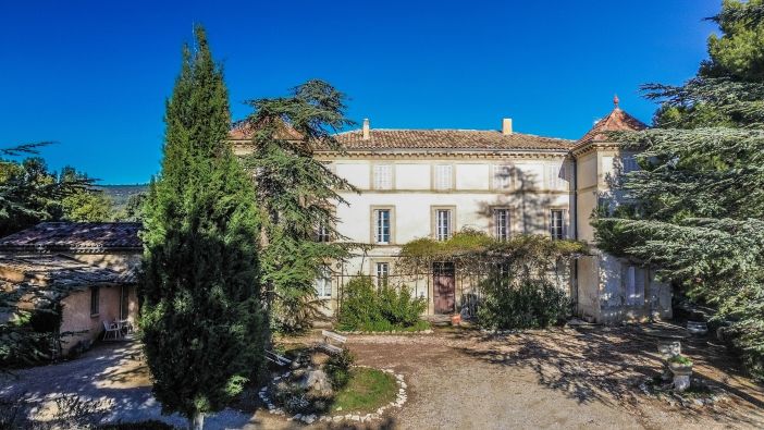 Sale Luxury house Saint-Saturnin-lès-Apt 21 Rooms 500 m²