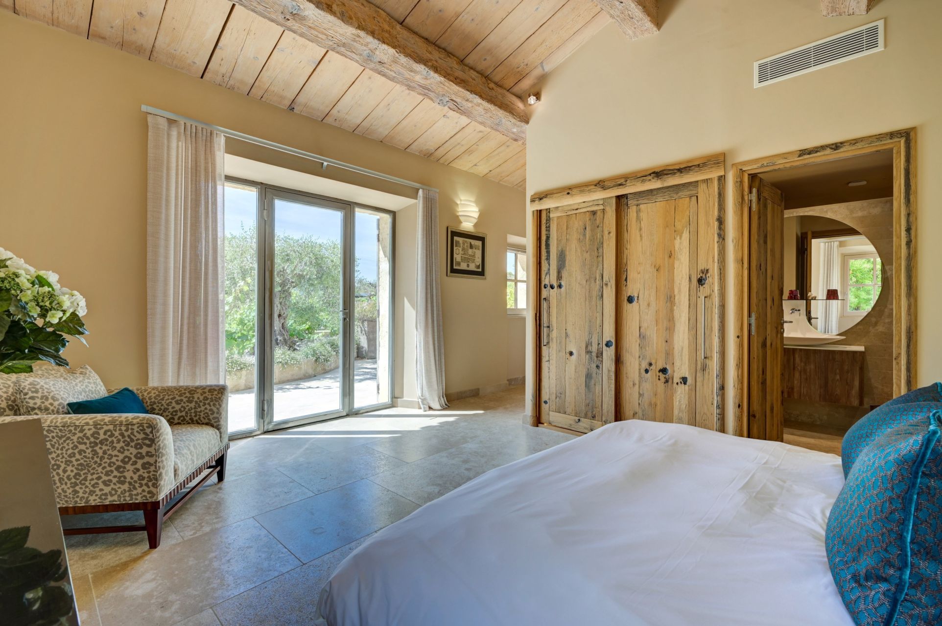 mas 7 Rooms for seasonal rent on ST REMY DE PROVENCE (13210)