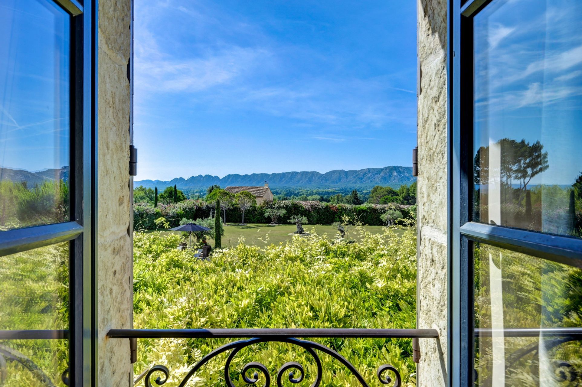 mas 7 Rooms for seasonal rent on ST REMY DE PROVENCE (13210)