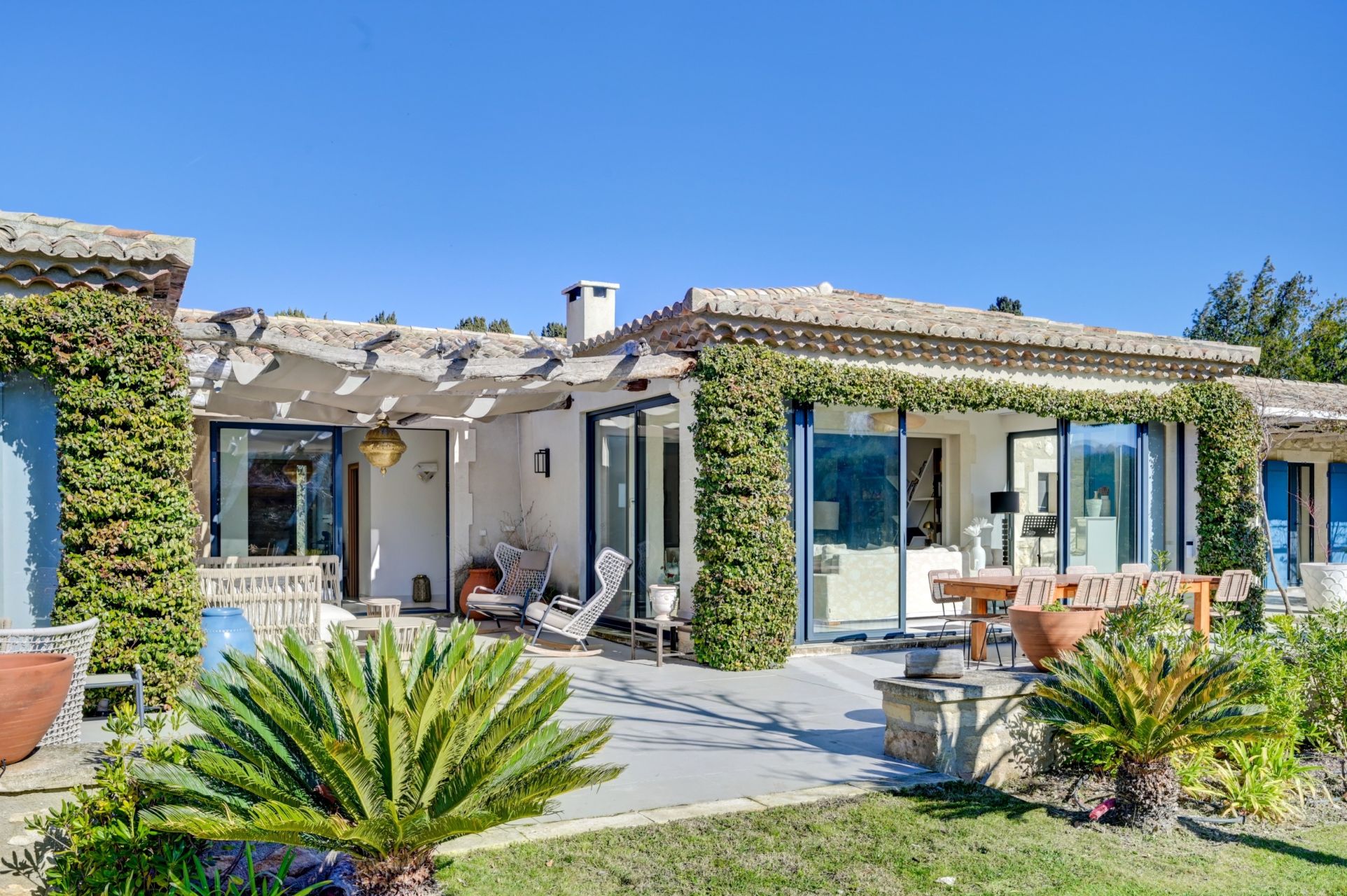 luxury house 6 Rooms for seasonal rent on ST REMY DE PROVENCE (13210)