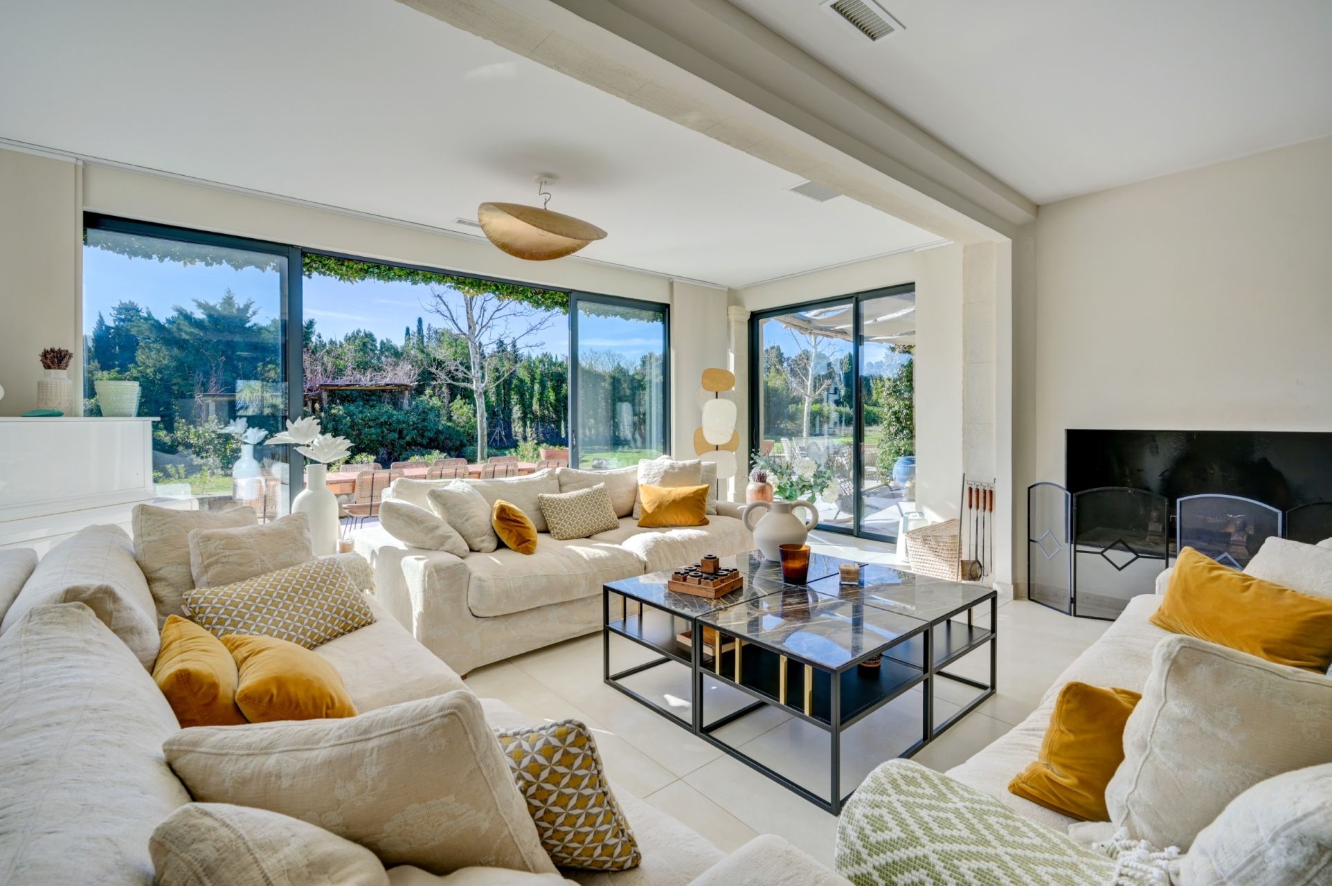 luxury house 6 Rooms for seasonal rent on ST REMY DE PROVENCE (13210)