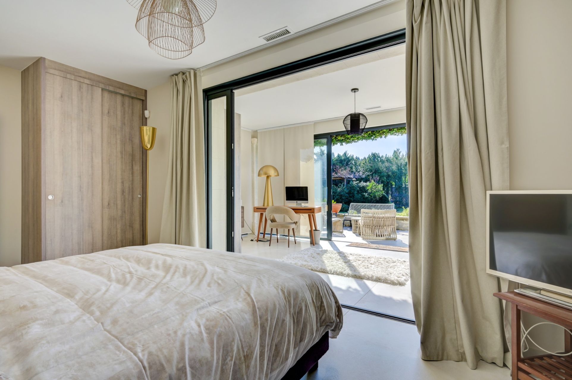 luxury house 6 Rooms for seasonal rent on ST REMY DE PROVENCE (13210)