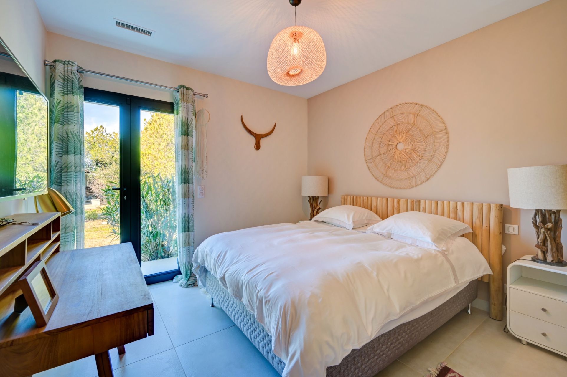 luxury house 6 Rooms for seasonal rent on ST REMY DE PROVENCE (13210)