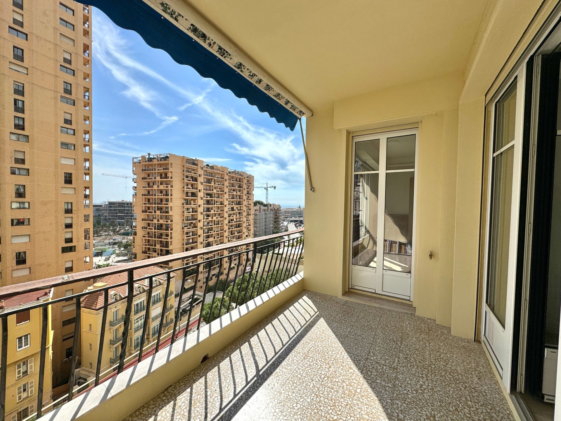 luxury apartment 4 Rooms for sale on MONACO (98000)