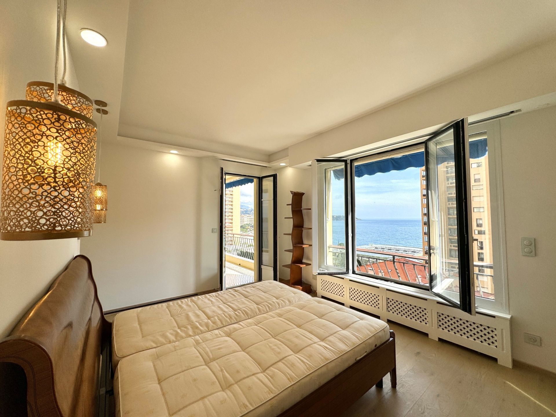 luxury apartment 4 Rooms for sale on MONACO (98000)