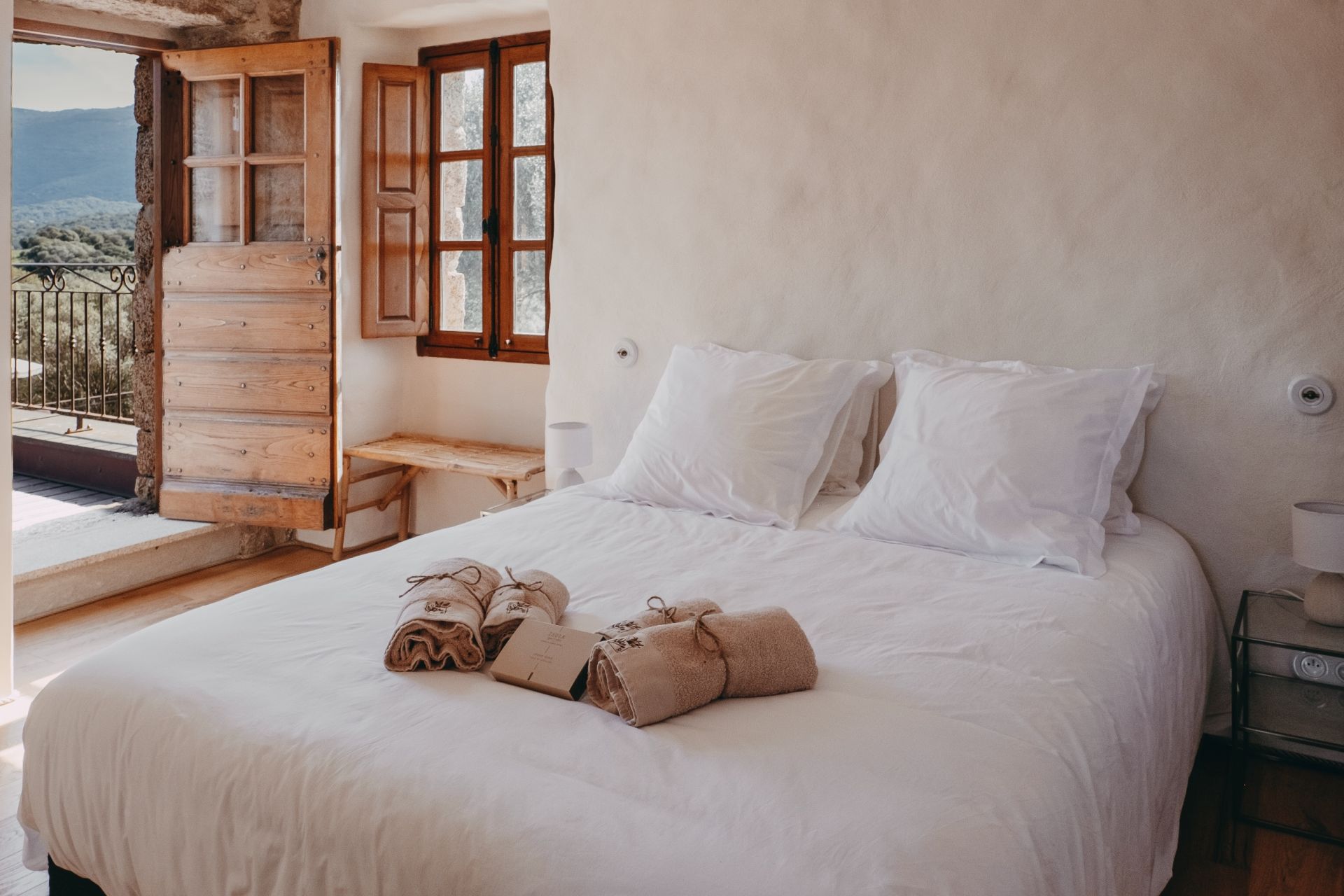 luxury house 6 Rooms for seasonal rent on SERRA DI FERRO (20140)