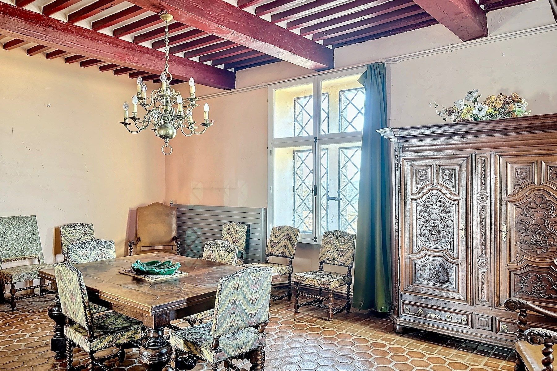 château 9 Pièces en vente sur PONT ST ESPRIT (30130)