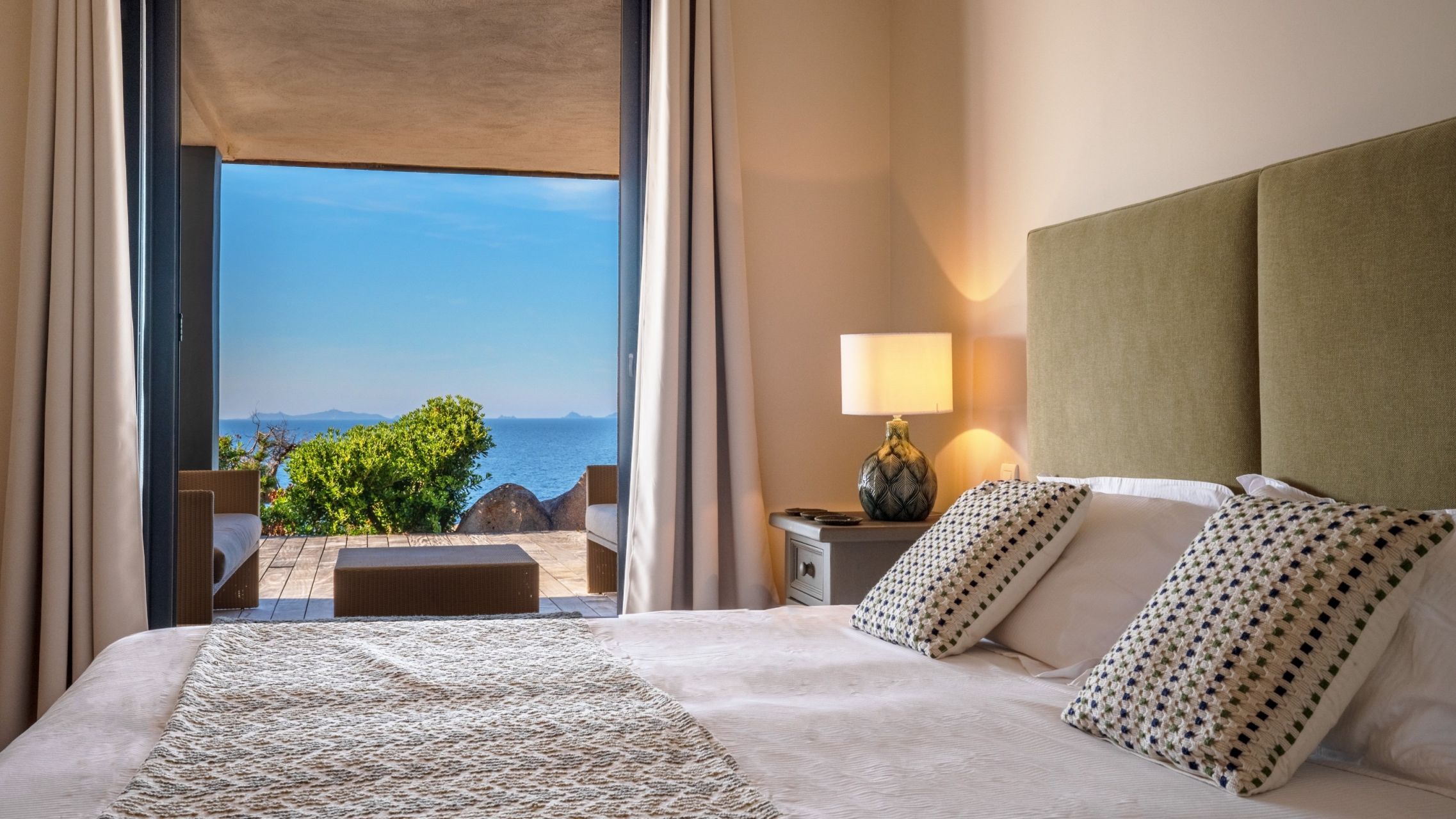 luxury villa 11 Rooms for sale on COTI CHIAVARI (20138)