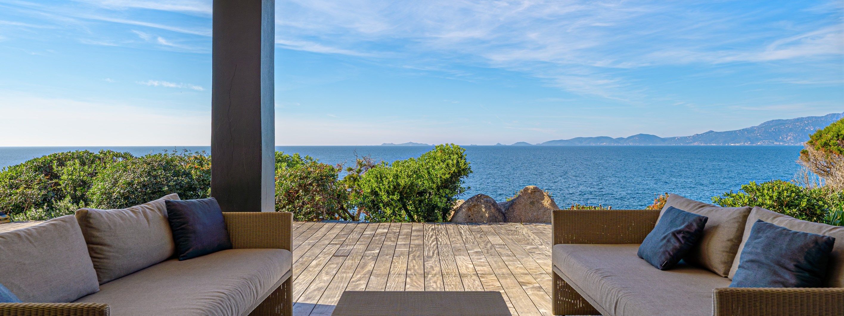 luxury villa 11 Rooms for sale on COTI CHIAVARI (20138)