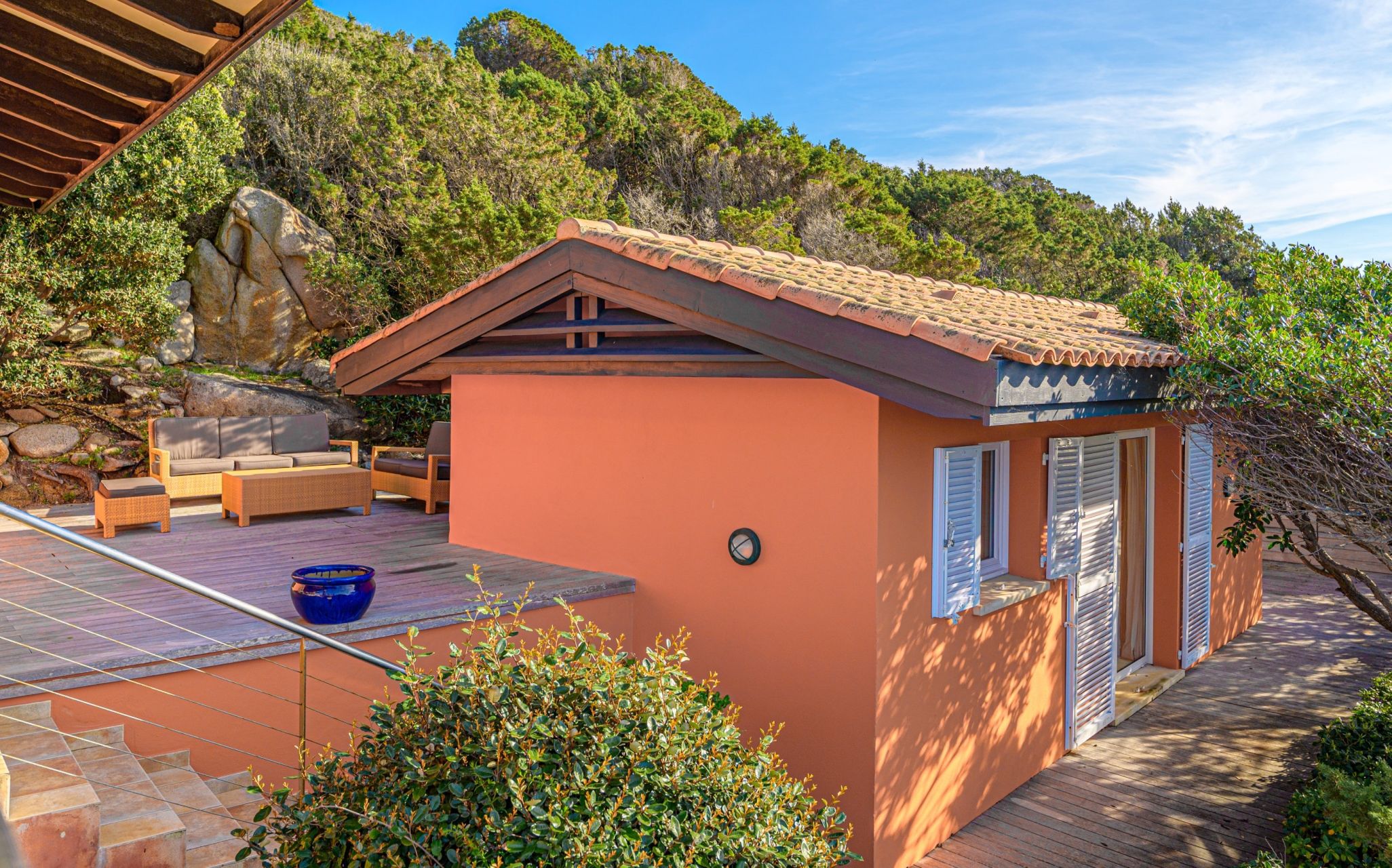 luxury villa 11 Rooms for sale on COTI CHIAVARI (20138)