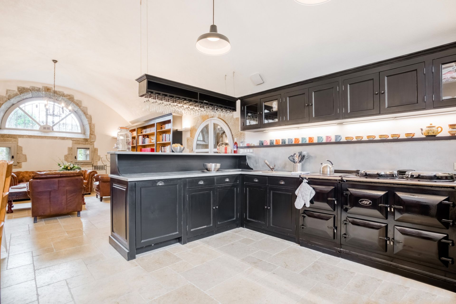 luxury property 12 Rooms for seasonal rent on CLOHARS CARNOET (29360)