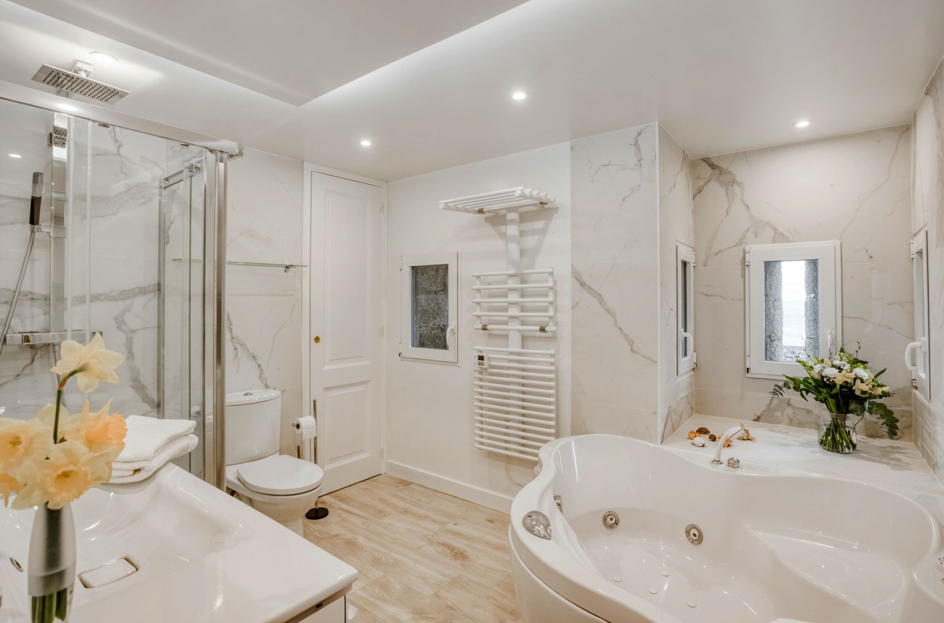 luxury property 12 Rooms for seasonal rent on CLOHARS CARNOET (29360)