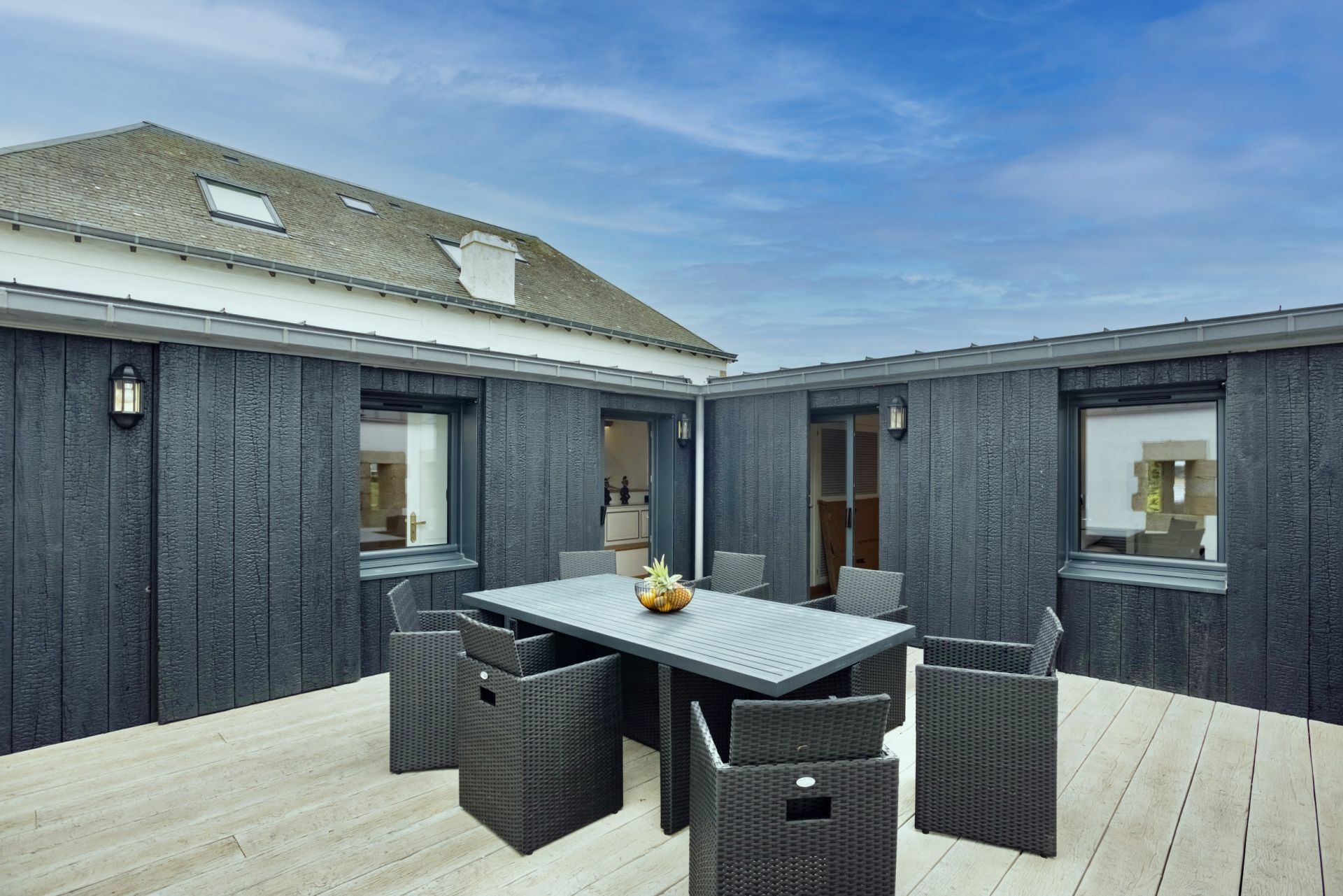 luxury property 12 Rooms for seasonal rent on CLOHARS CARNOET (29360)