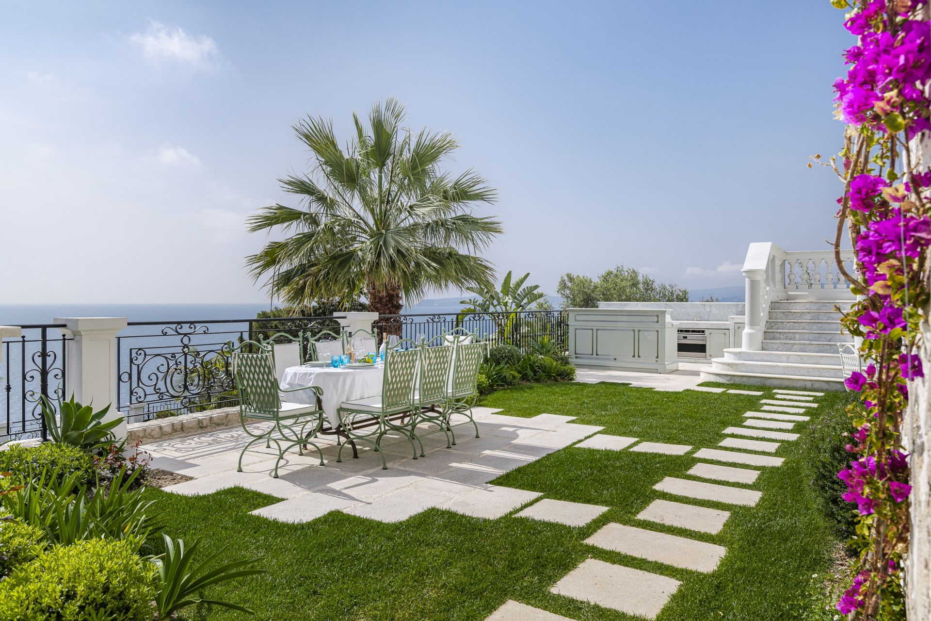 mansion 18 Rooms for sale on CAP D AIL (06320)