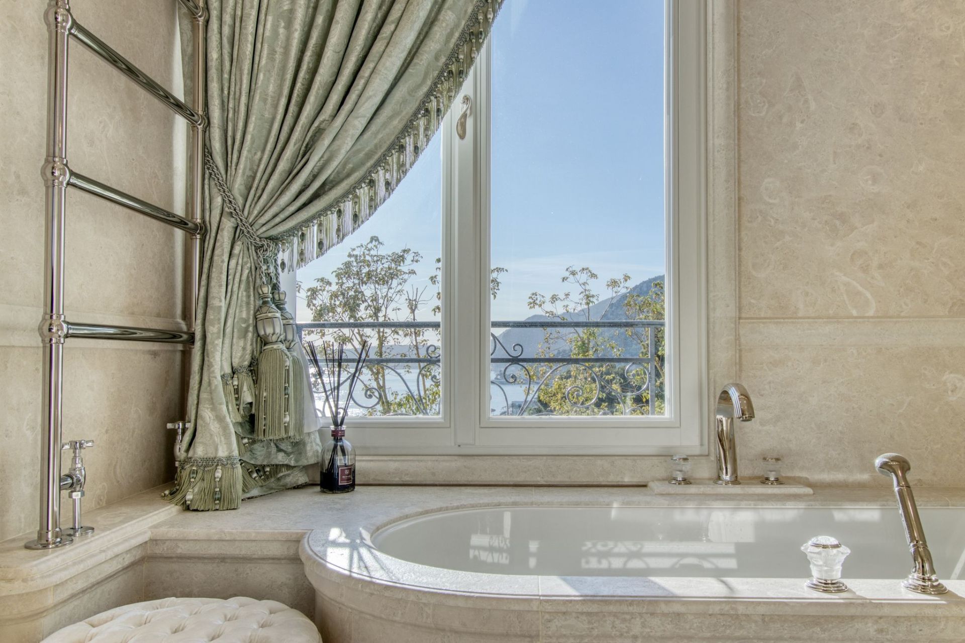 mansion 18 Rooms for sale on CAP D AIL (06320)