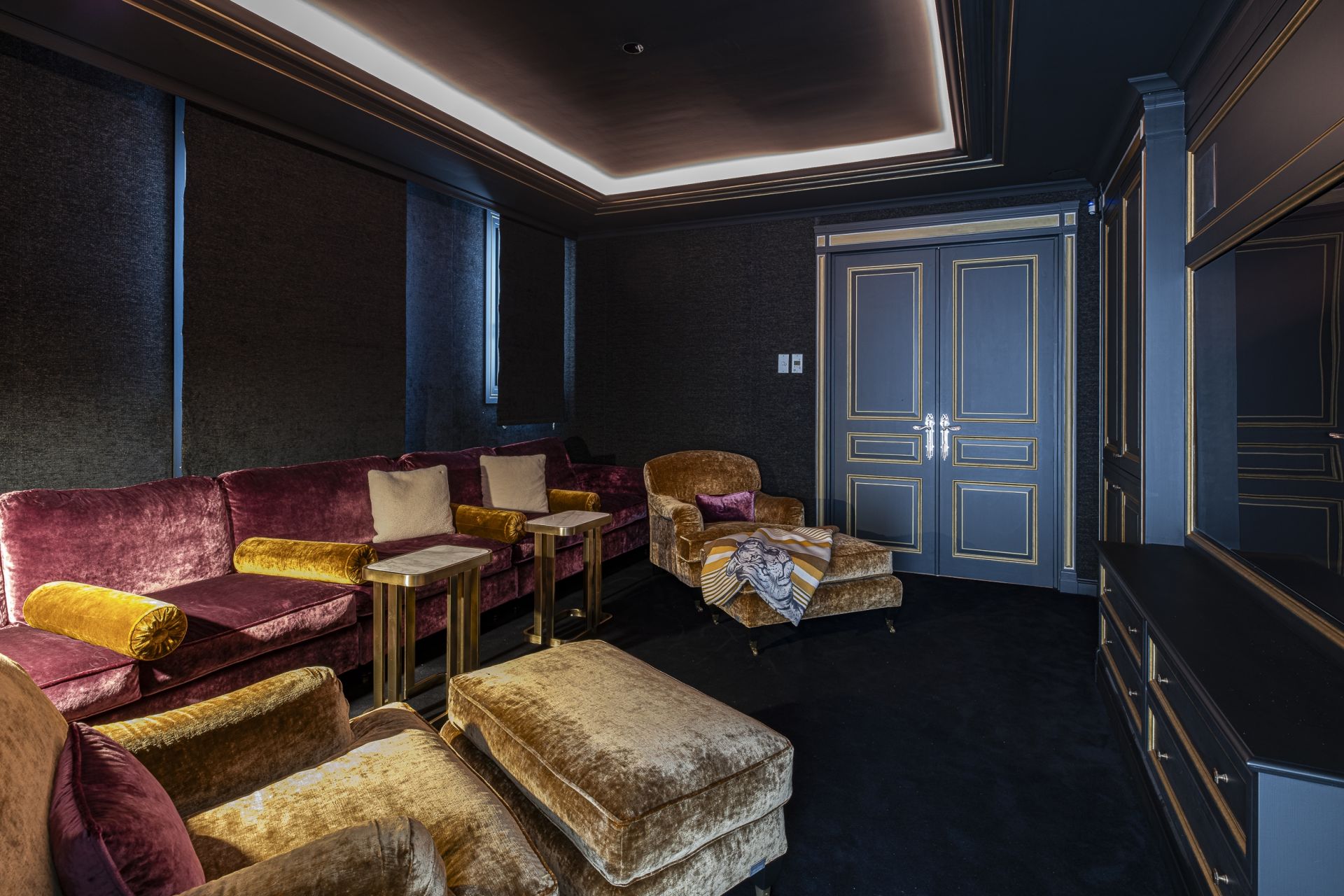 mansion 18 Rooms for sale on CAP D AIL (06320)