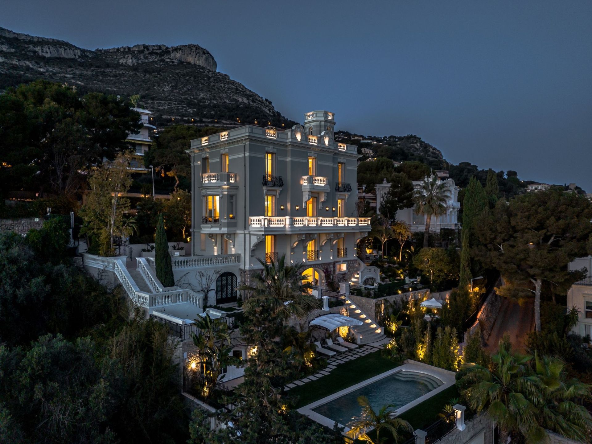 mansion 18 Rooms for sale on CAP D AIL (06320)