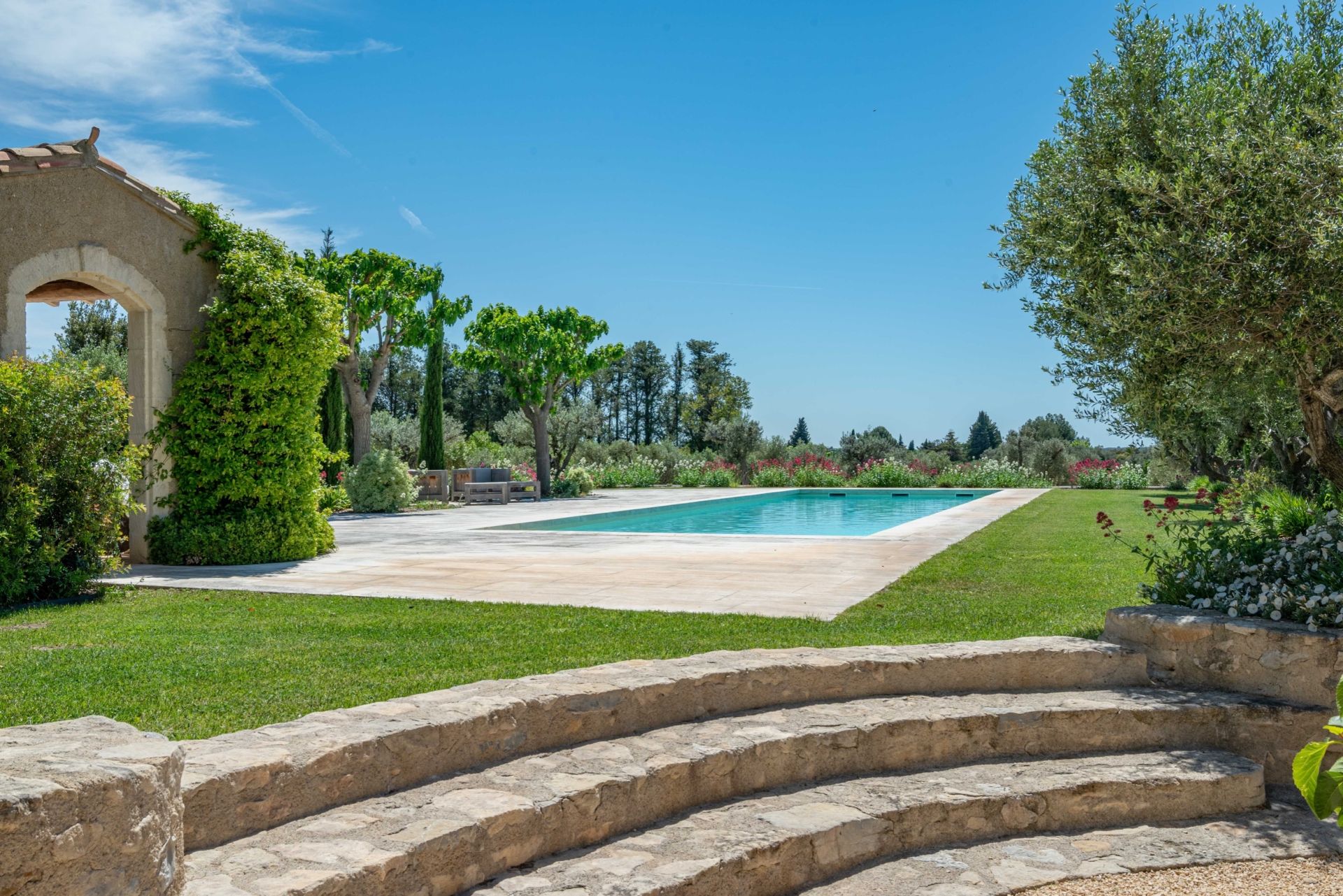 luxury house 8 Rooms for sale on MAUSSANE LES ALPILLES (13520)
