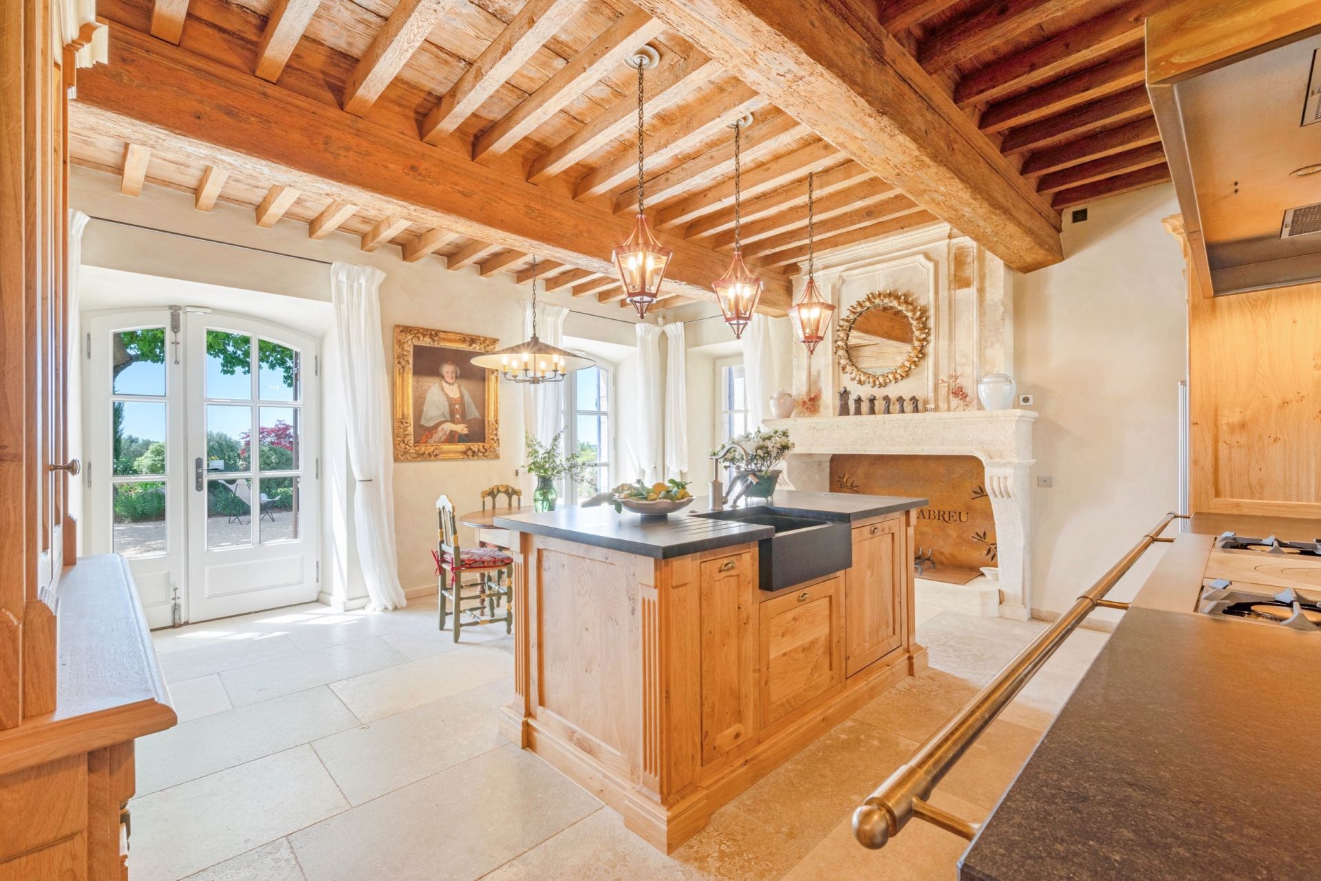 luxury house 8 Rooms for sale on MAUSSANE LES ALPILLES (13520)