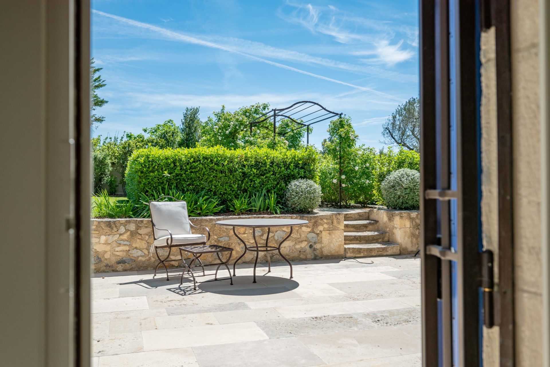 luxury house 8 Rooms for sale on MAUSSANE LES ALPILLES (13520)