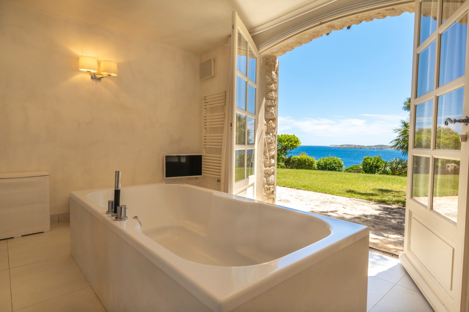 luxury villa 7 Rooms for seasonal rent on BONIFACIO (20169)