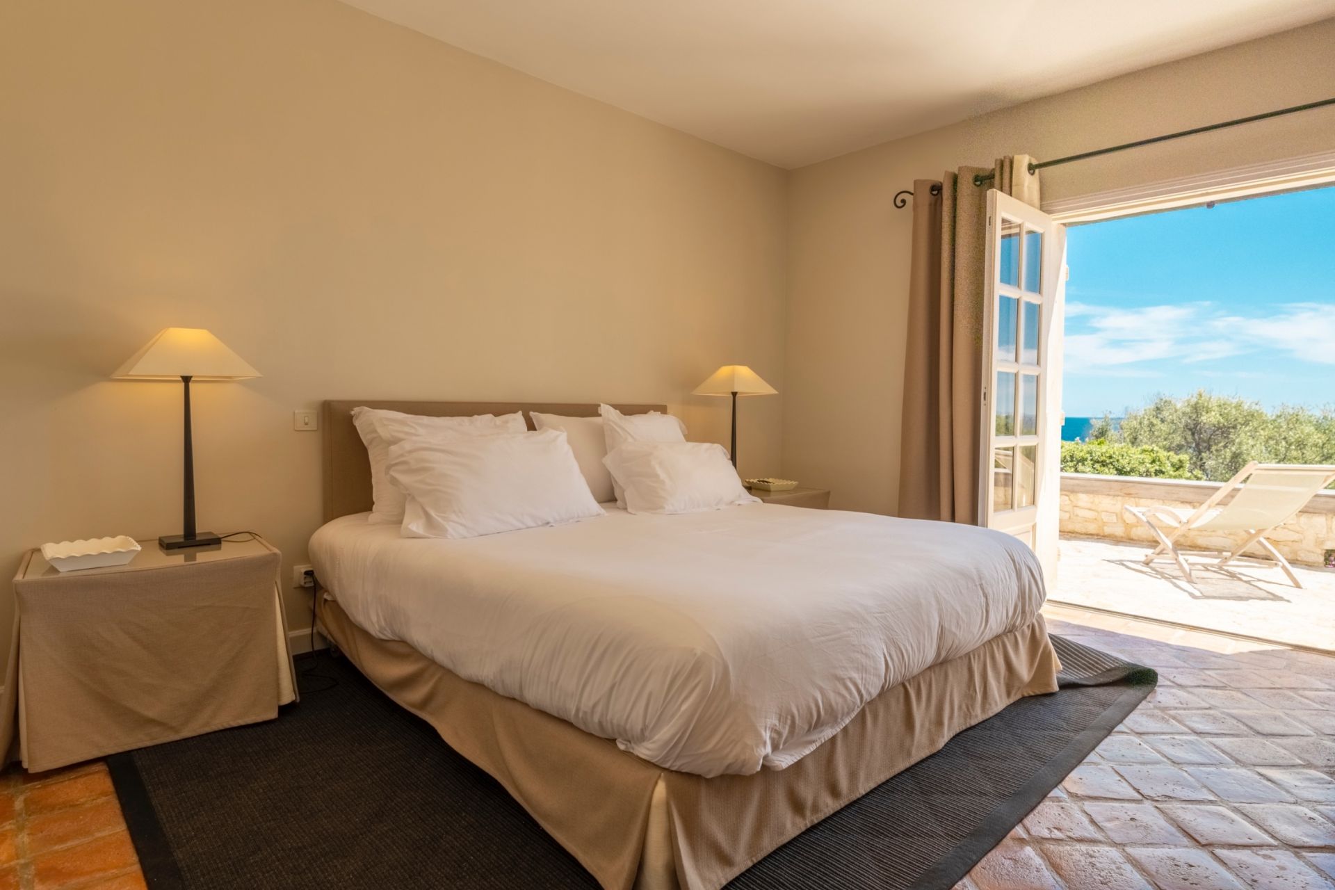 luxury villa 7 Rooms for seasonal rent on BONIFACIO (20169)