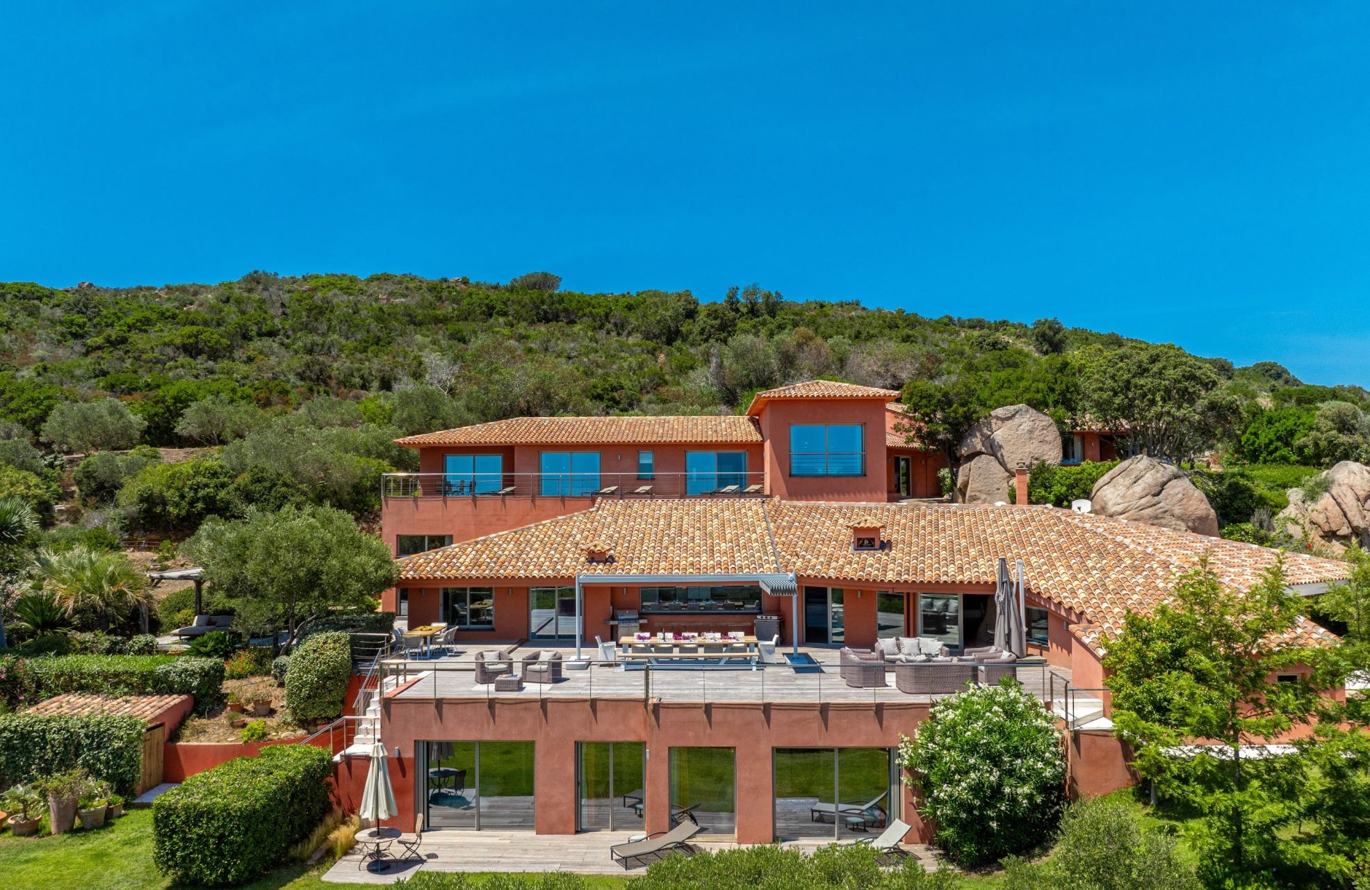 villa de luxe 11 Pièces en location saisonnière sur BONIFACIO (20169)