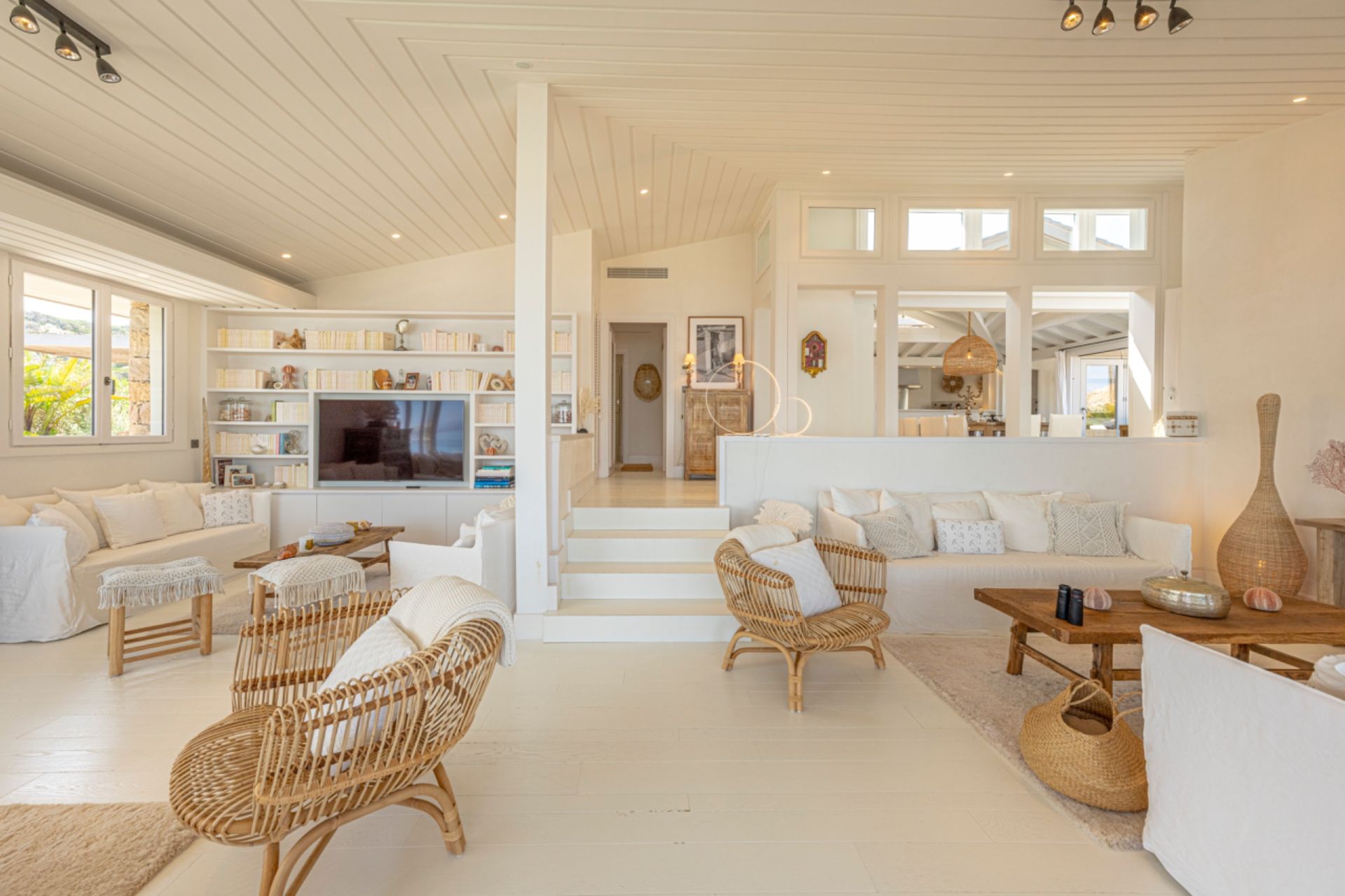 villa de luxe 9 Pièces en location saisonnière sur BONIFACIO (20169)